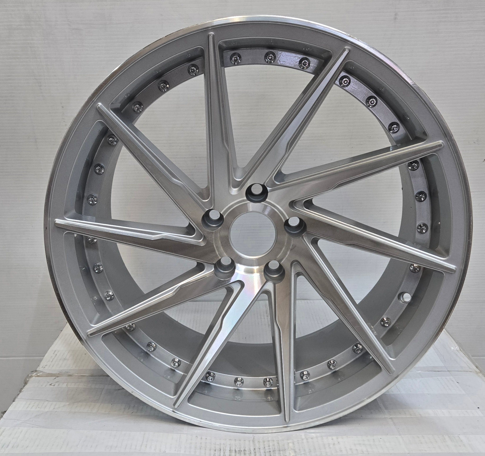 W511 19X9.5 5X114.3 SILVER CB73.1 ET35