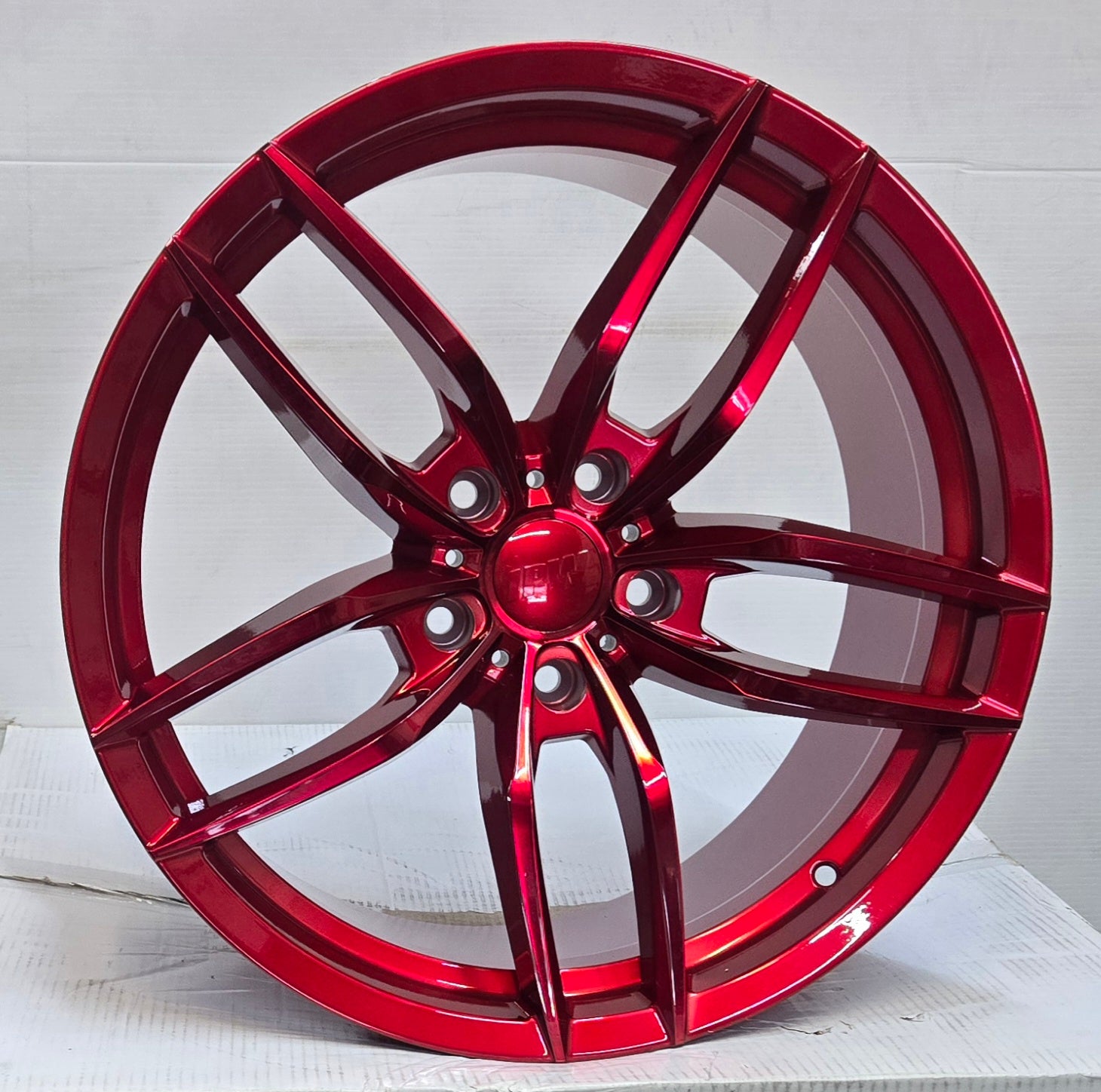 W528 19X8.5 5X120 RED CB72.56 ET35