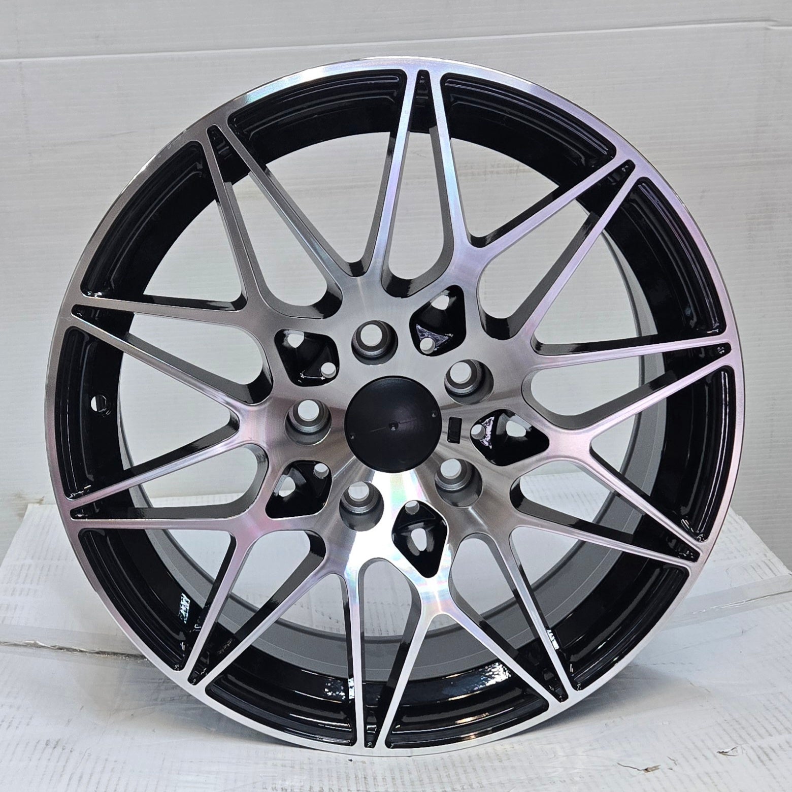 H3184F 666M 17X8.0 5X120 PIANO BLAC MACHINED FACE CB72.1 ET25