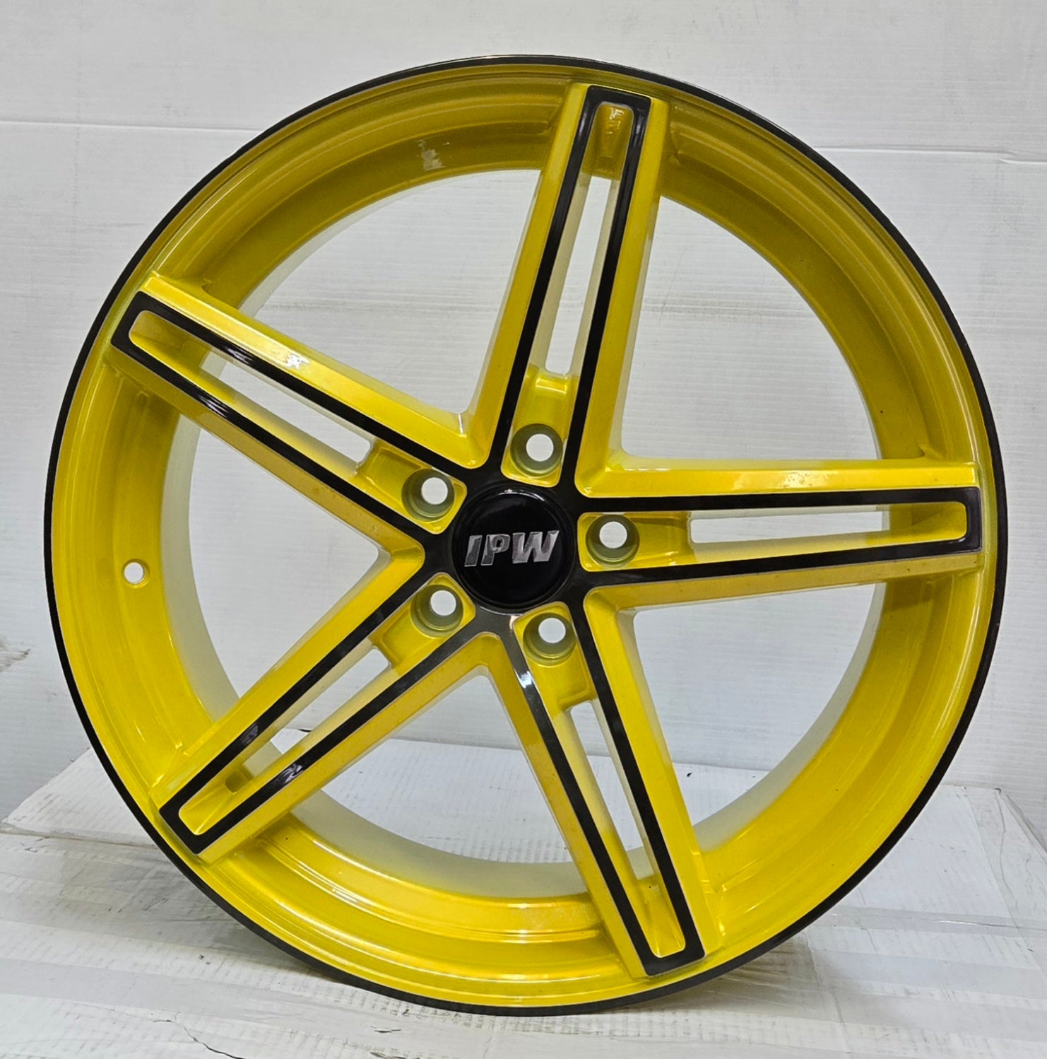 STW-485 18X8.0 5X108 AMARILLO CB73.0 ET35