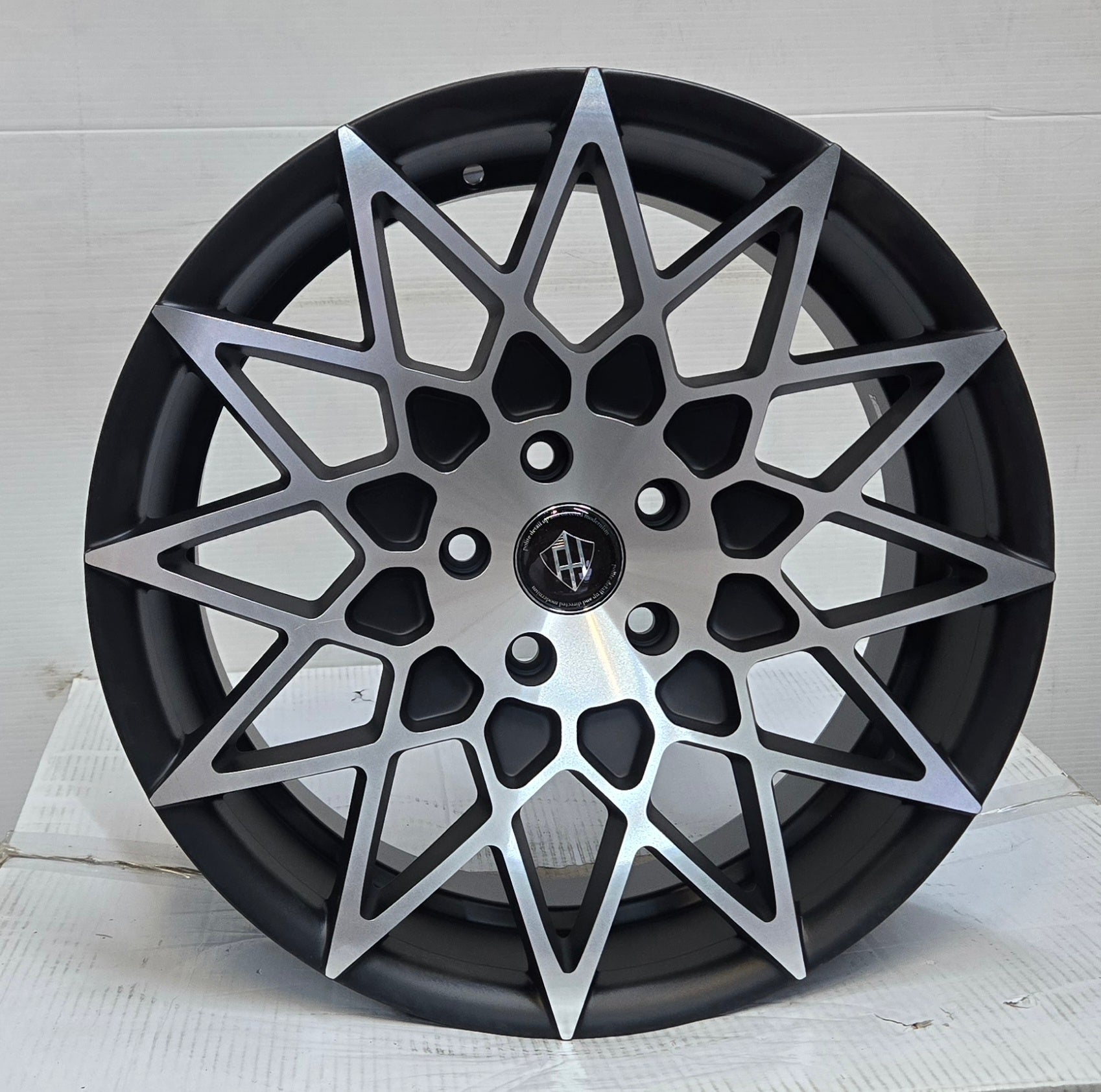 PEGASUSS 136 18X8.5 5X114.3 BLACK MACHINED CB73.1 ET35
