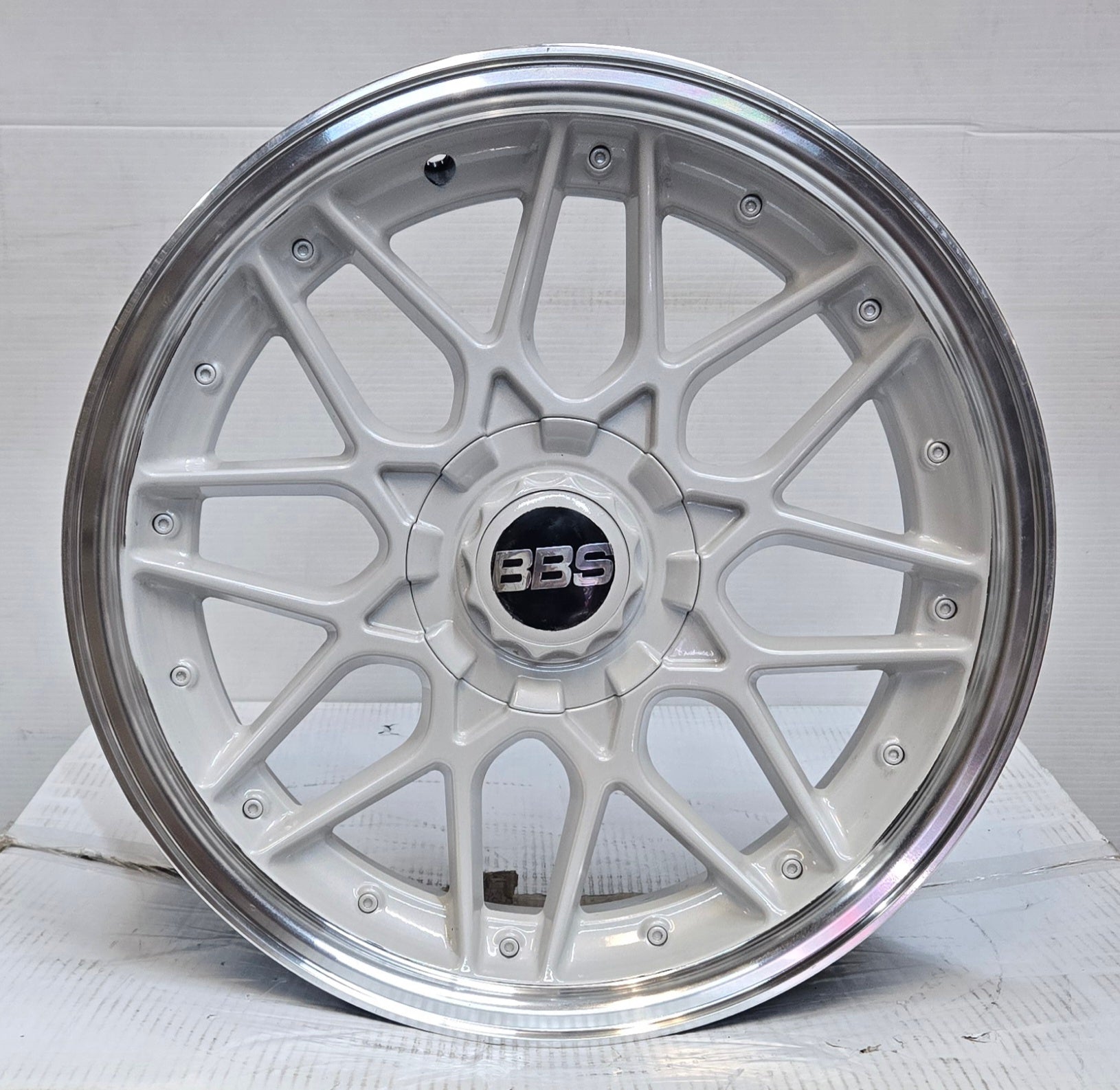 1355188BLKMC15 18X8.0 5X112 5X114.3 5X120 WHITE CB74.1 ET30