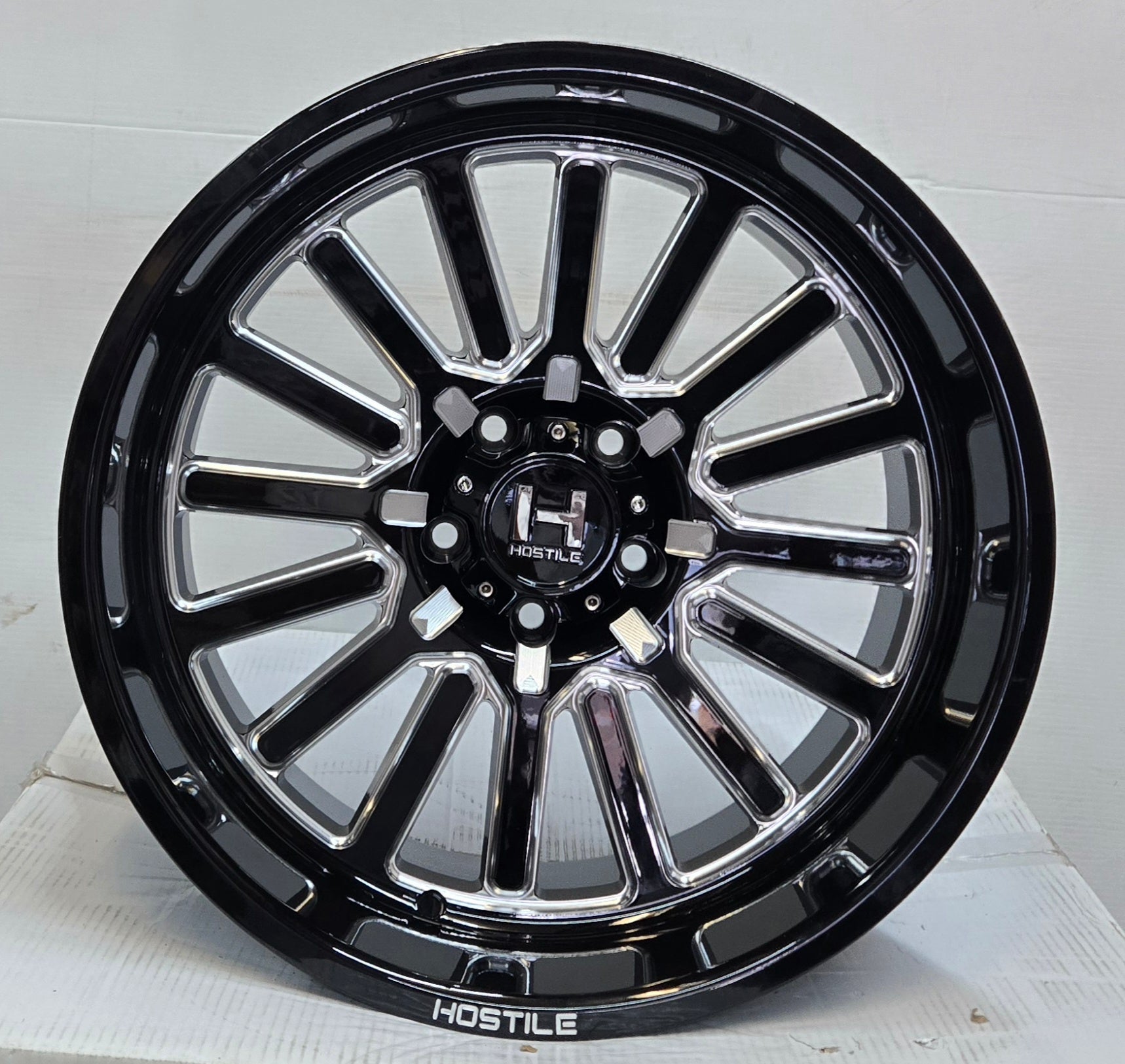 MKW H127 HOSTILE TITAN 20X10.0 5X127 BLADE CUT CB71.1 ET19