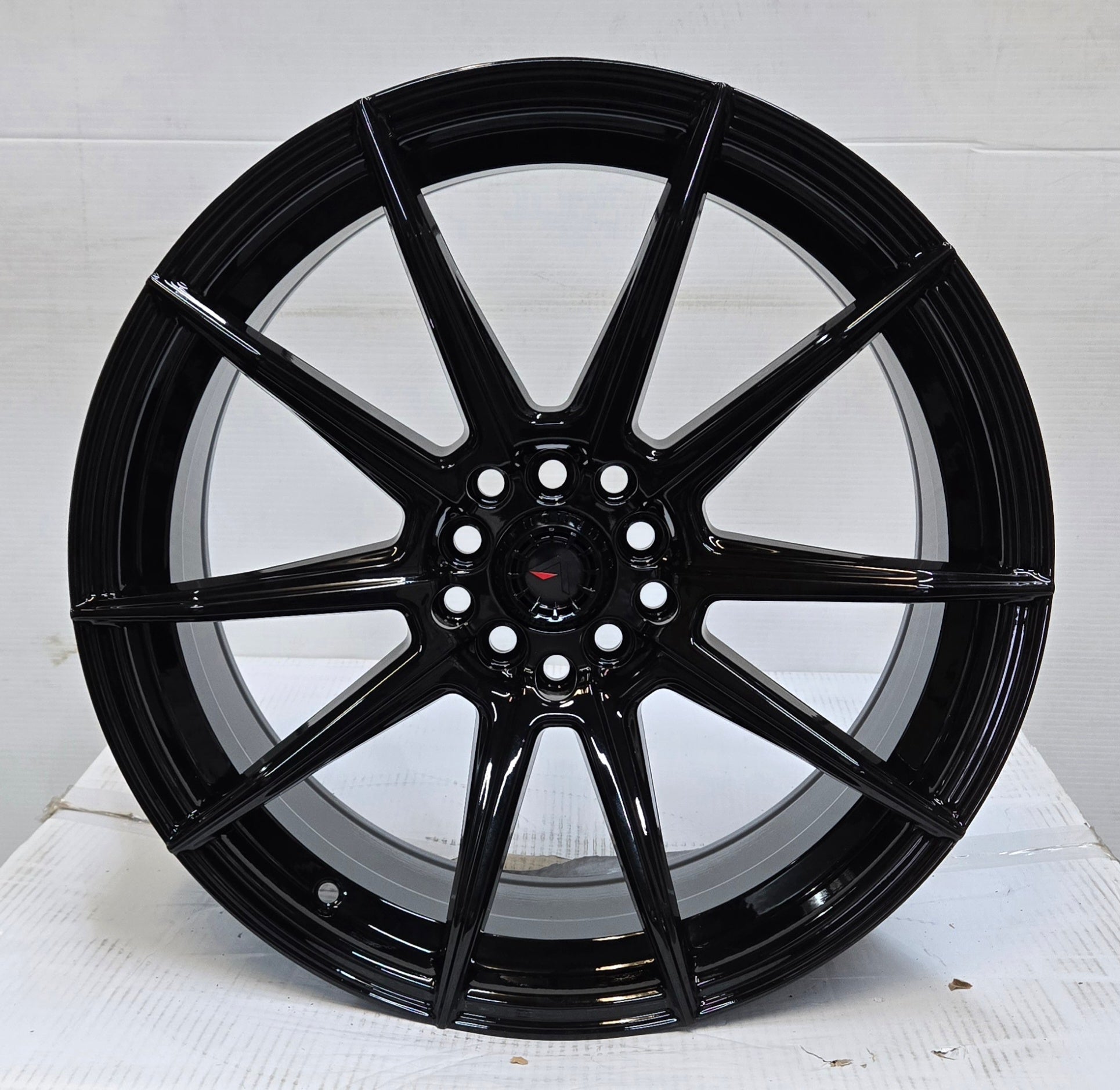 AXIA AV-101B 18X8.0 5X100 5X114.3 GLOSS BLACK CB73.1 ET33