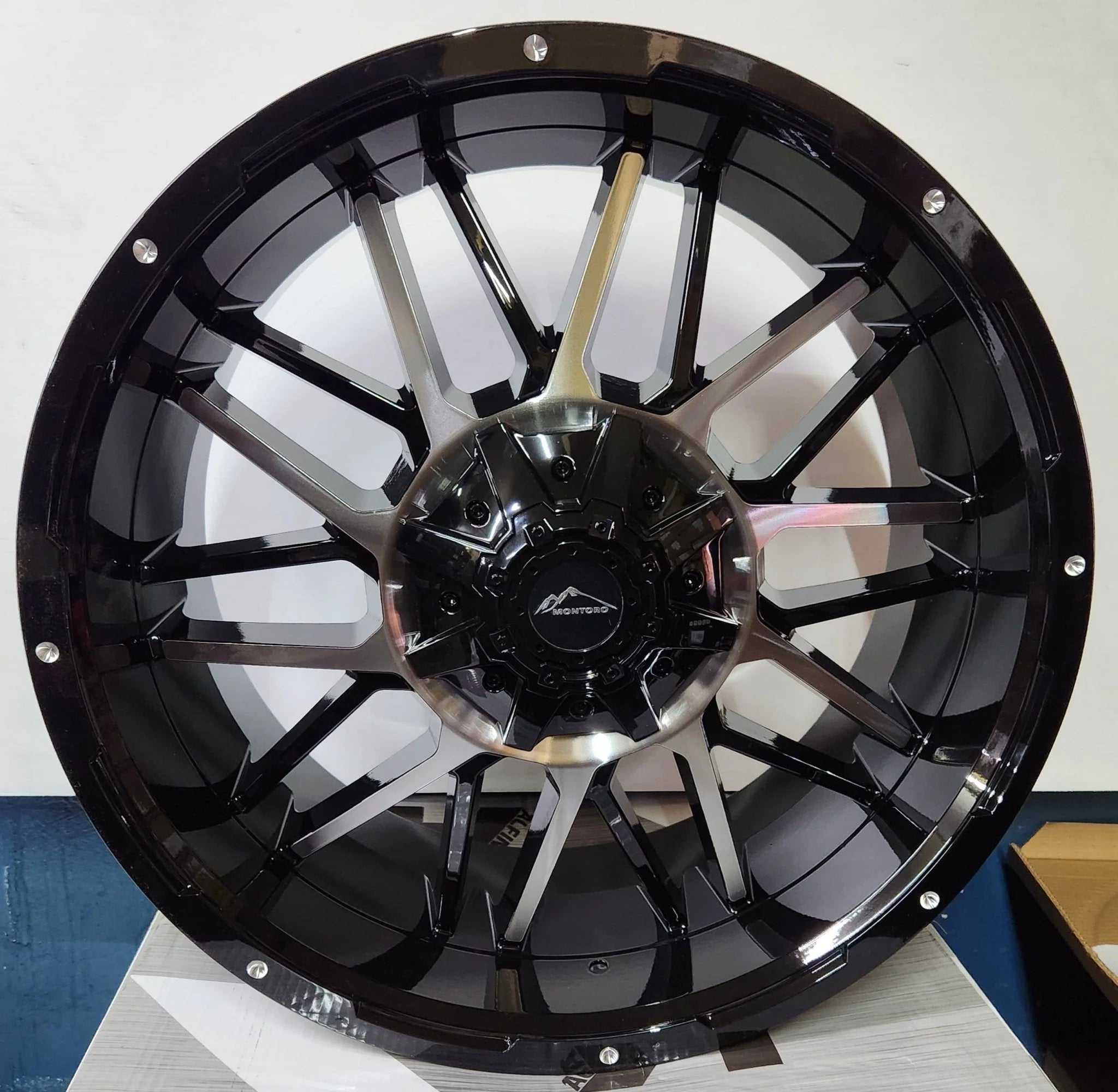 MONTORO M11 22X10 5X5.5/ 5X150 CB110 ET12