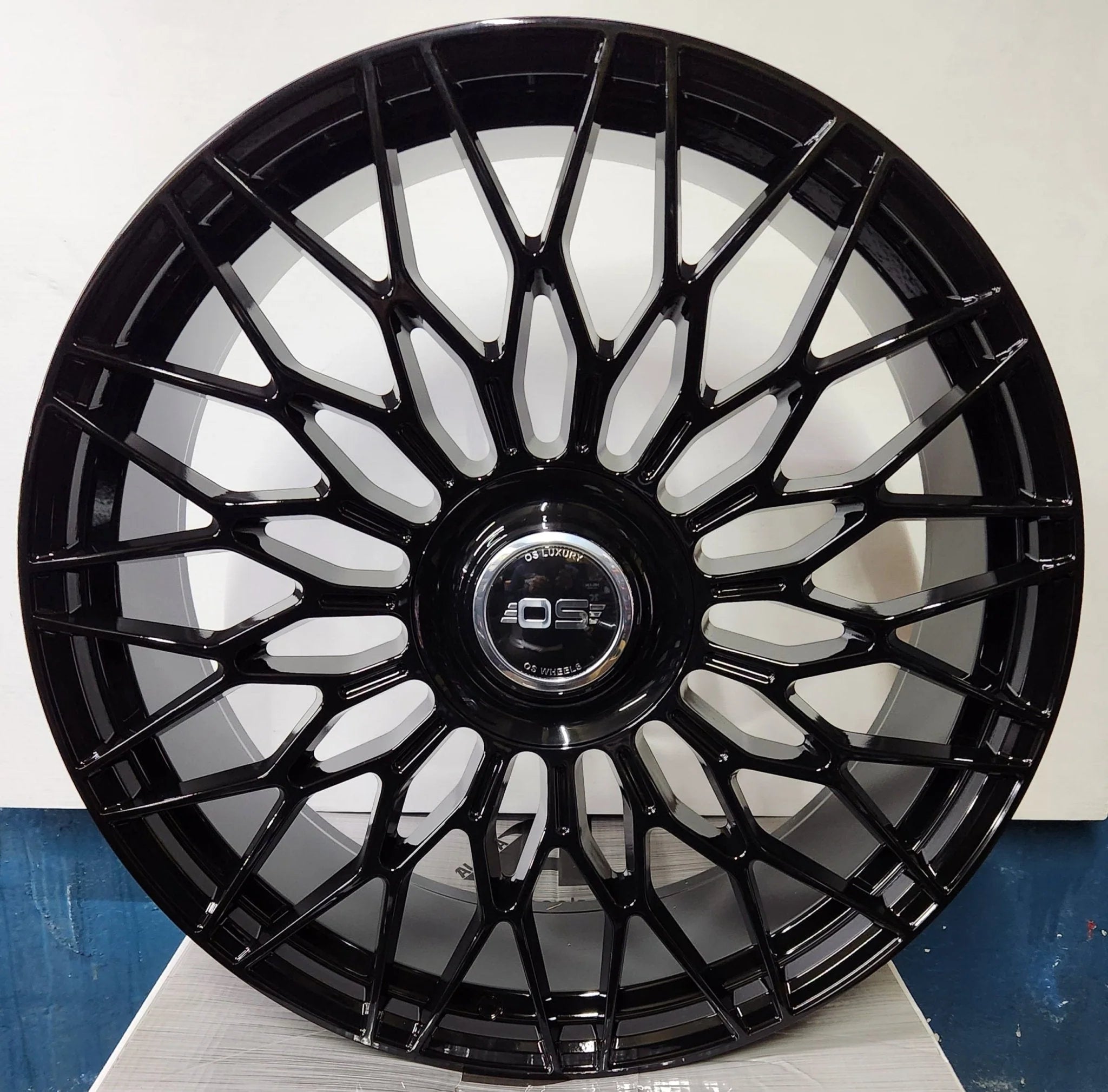OE-0369 OS FF-1 24X9.0 5X112 5X114.3 5X120 FLOW FORGED GLOSS BLACK WITH BLACK FLOATING CAP