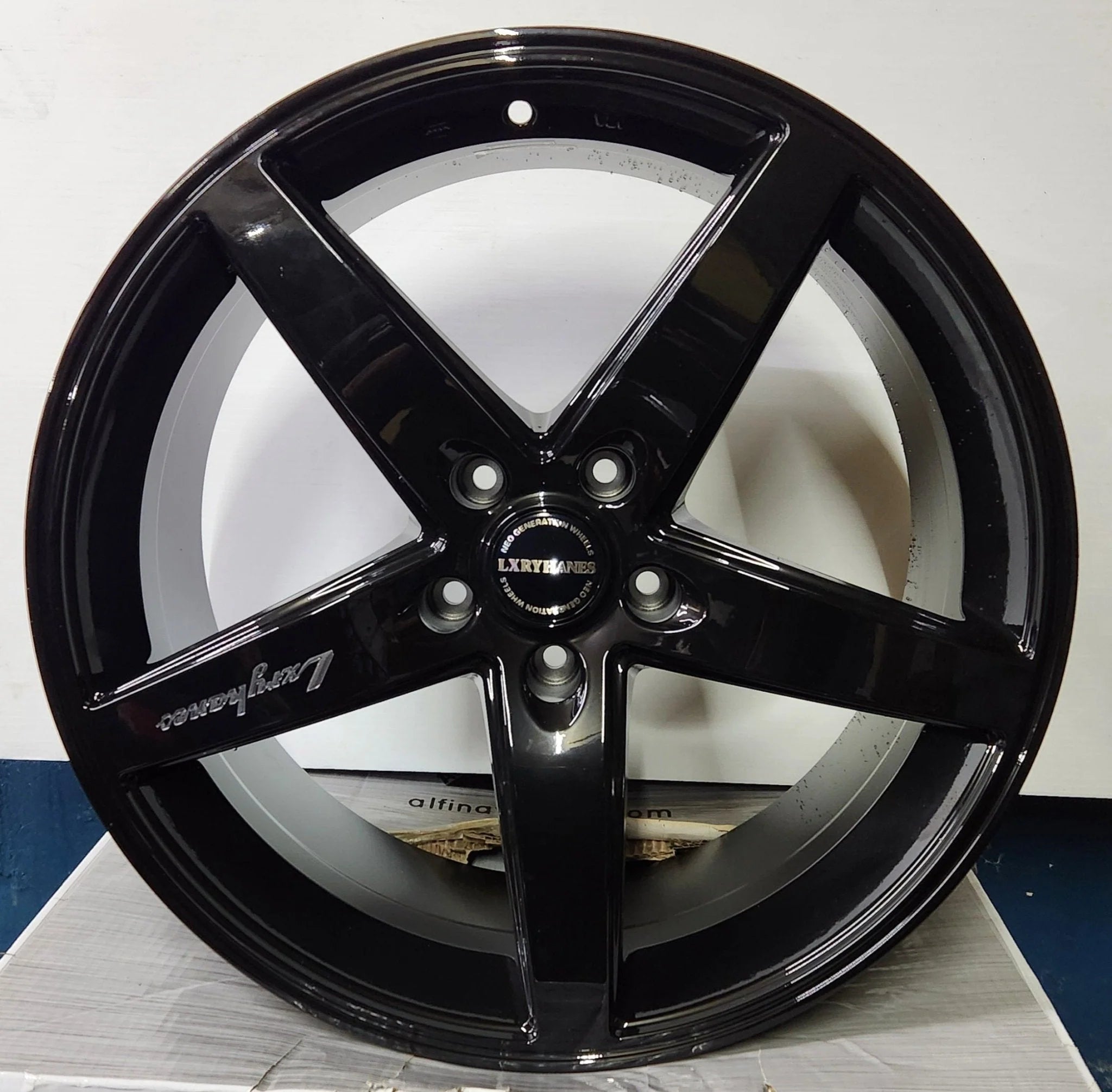 LEXURY HANES LH5 19x9.5 5x4.5 PIANO BLACK