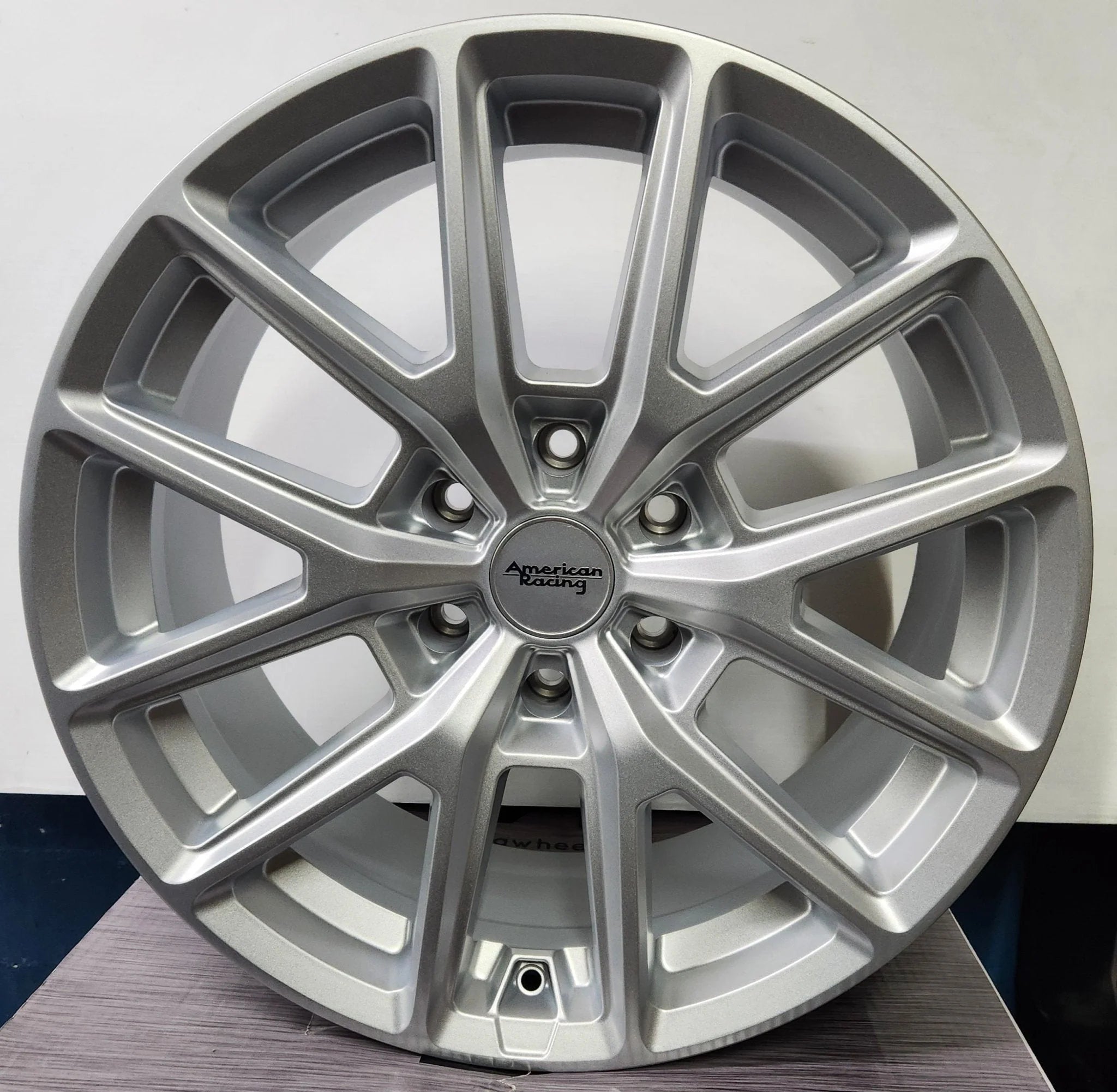 AR945 20X9 6X139.7 SILVER
