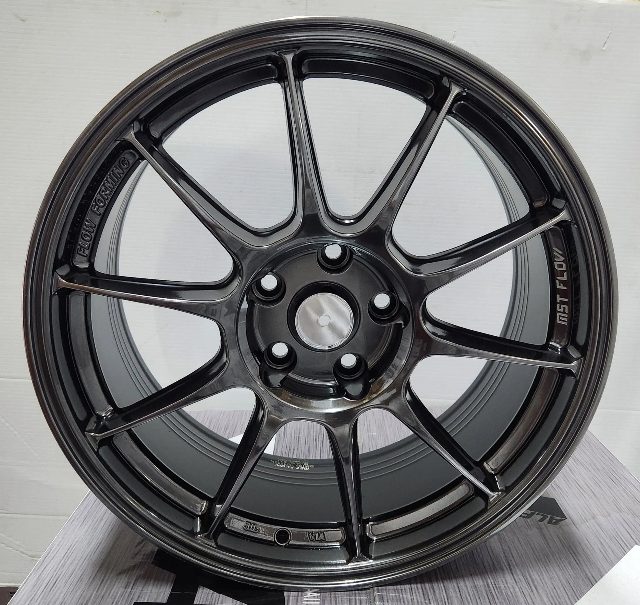 MST FLOW FF007 18x8 5x114.3 Hyper Black