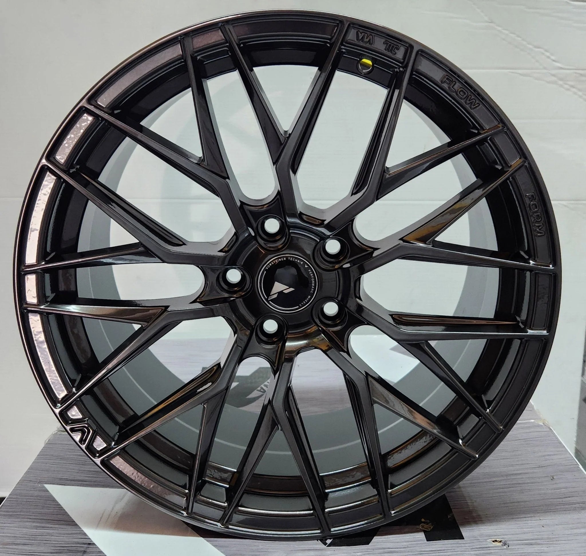 DX088 18x8.5 5x112 / 5x114.3 FLOW FORM TITANIUM