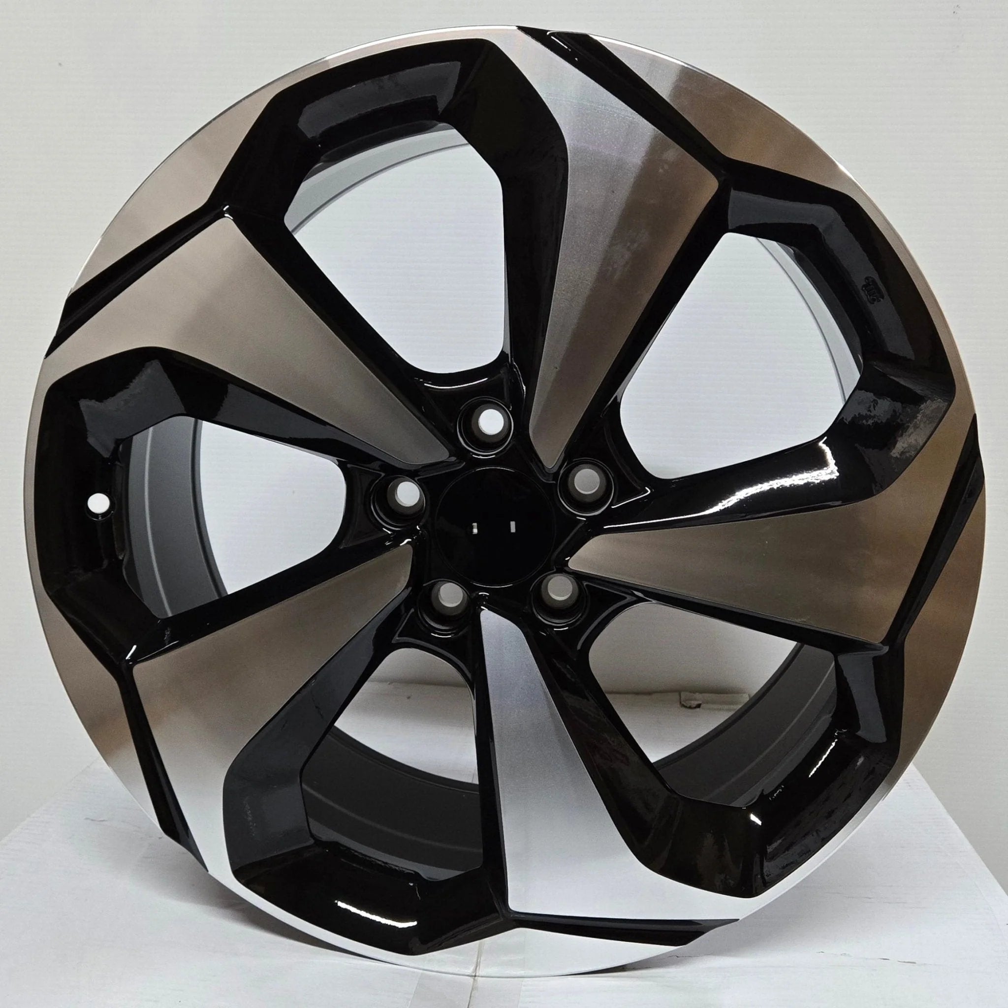 HD-9 20x8.5 5x114.3 GLOSS BLACK MACHINE FACE CB73.1 ET48