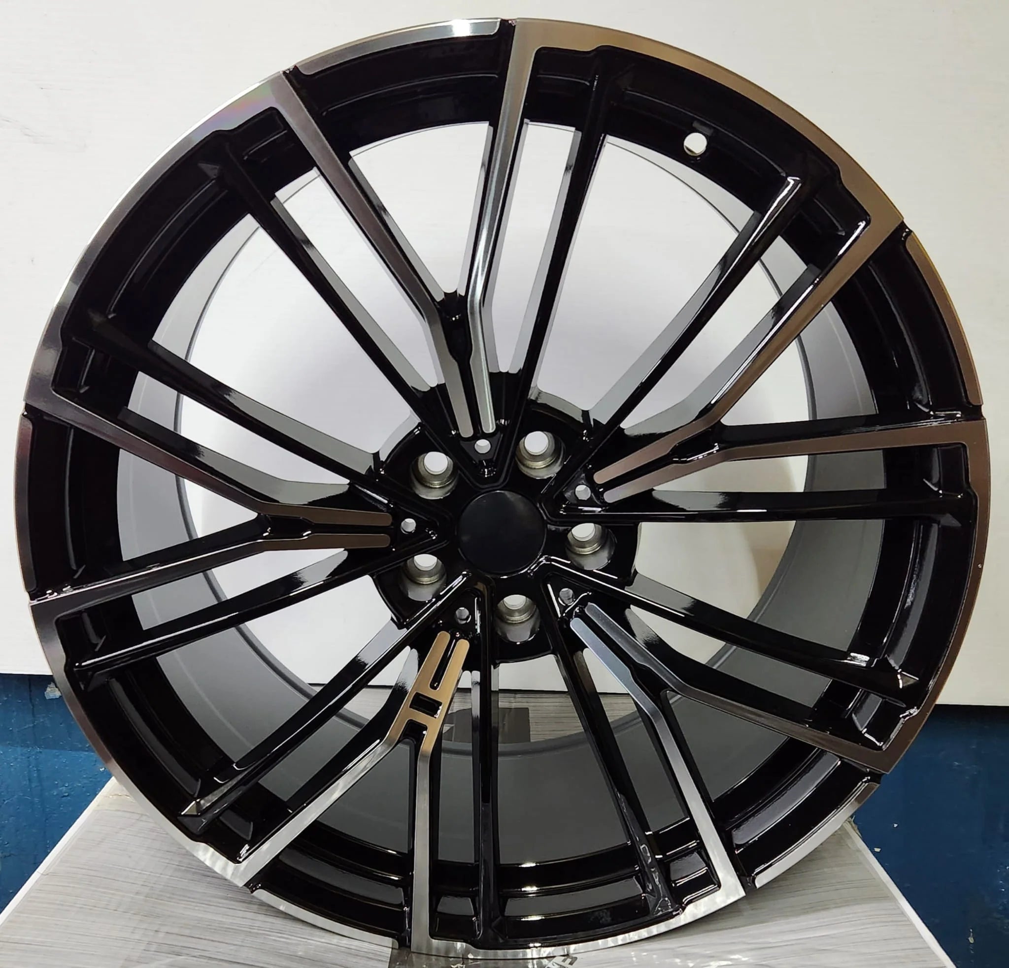OE-5537 846M 20X8.5 5X112 GLOSS BLACK MACHINED FACE