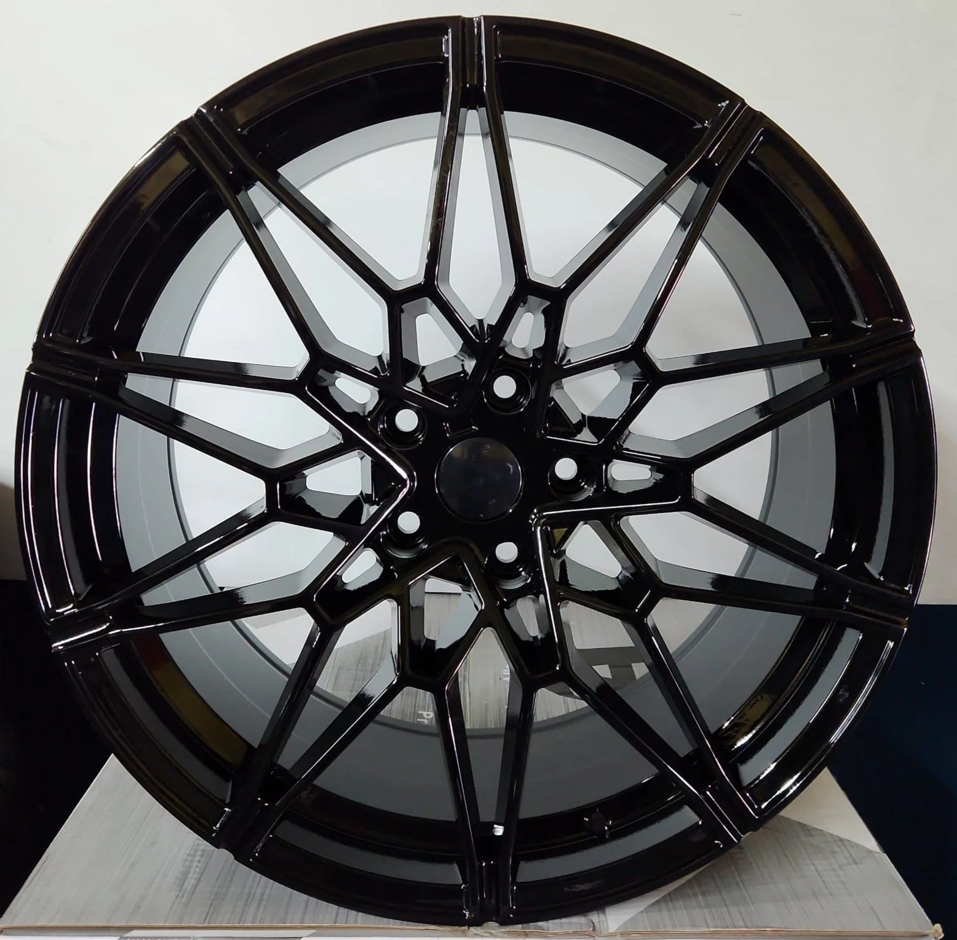 YC1484 826M 20x10.5 5x112 GLOSS BLACK