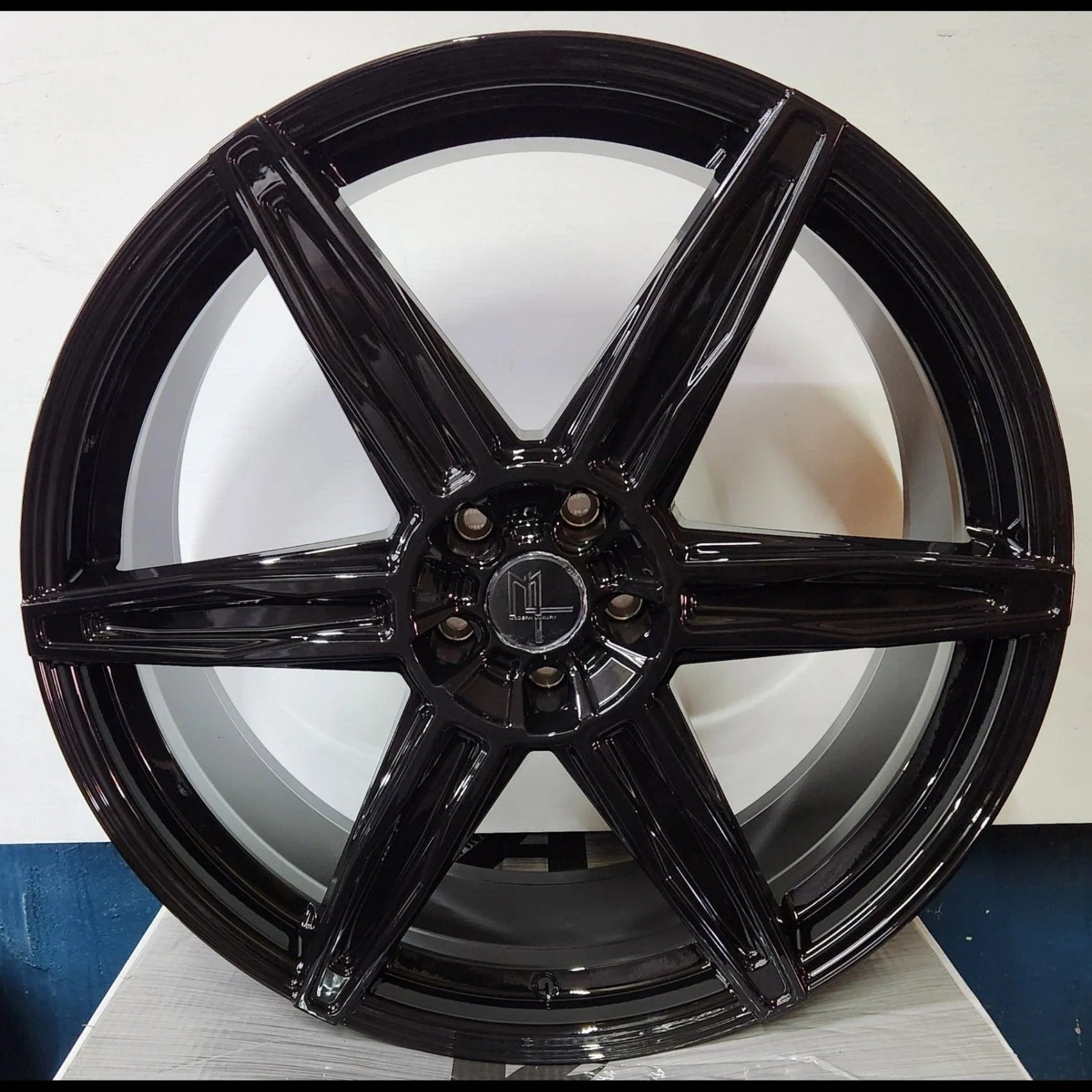 MODERN LEXURY MLF11 20X9 5X114.3 GLOSS BLACK