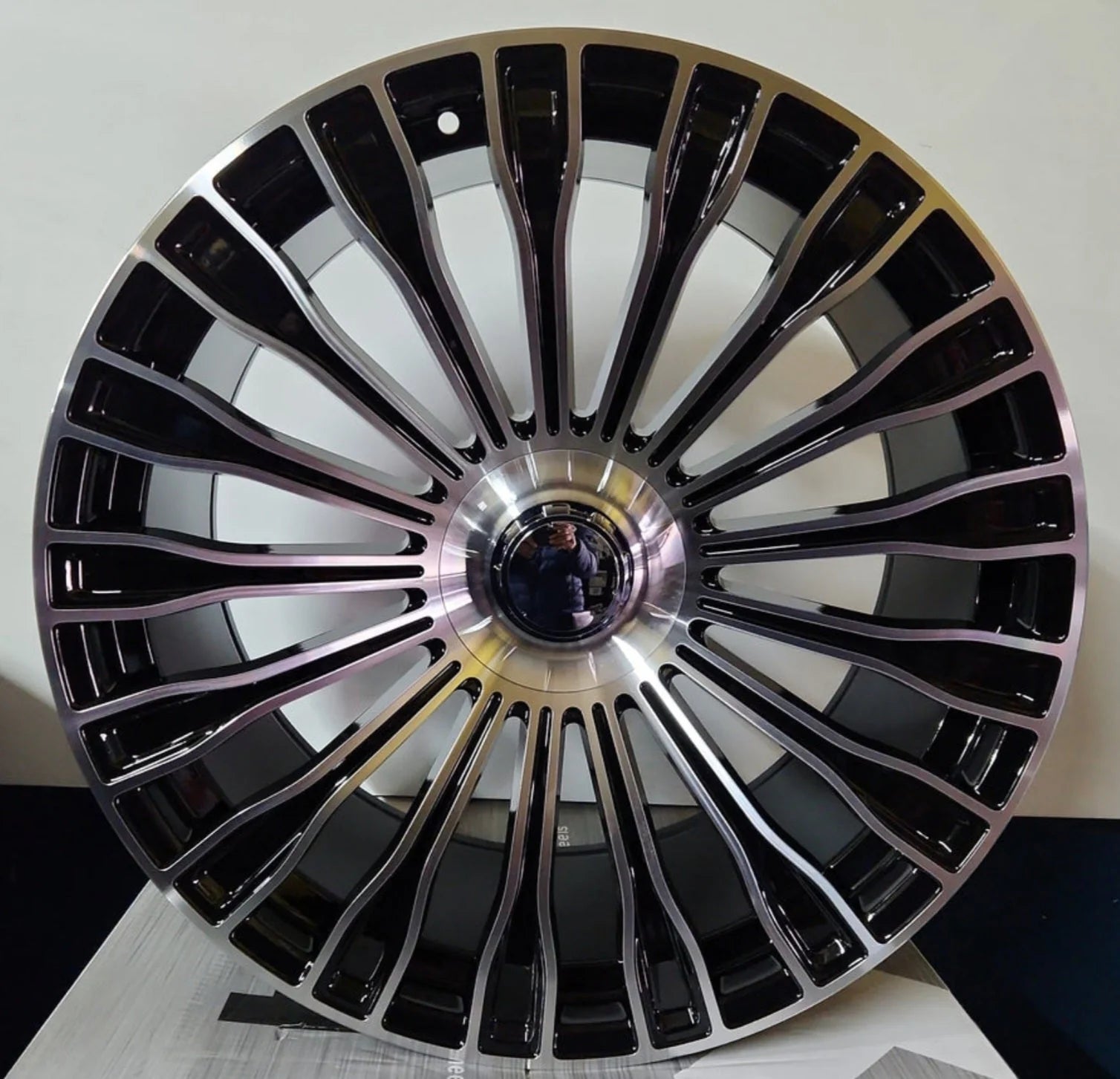 STYLE RM66 22X10.5 5X112 MACHINED FACE BLACK OUTLINE