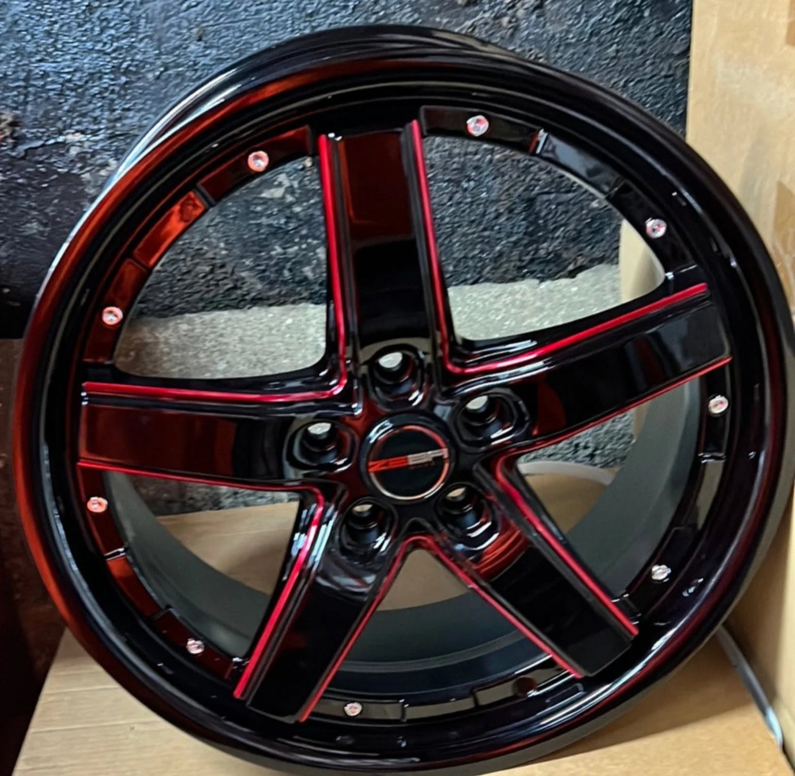 GWG G40 DRIFT 18x8 5x4.5 GLOSS BLACK RED MILL
