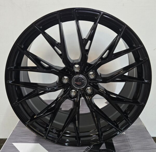 PEGASUSS FF-06 18×8.5 5×112 / 5×114.3 PIANO BLACK