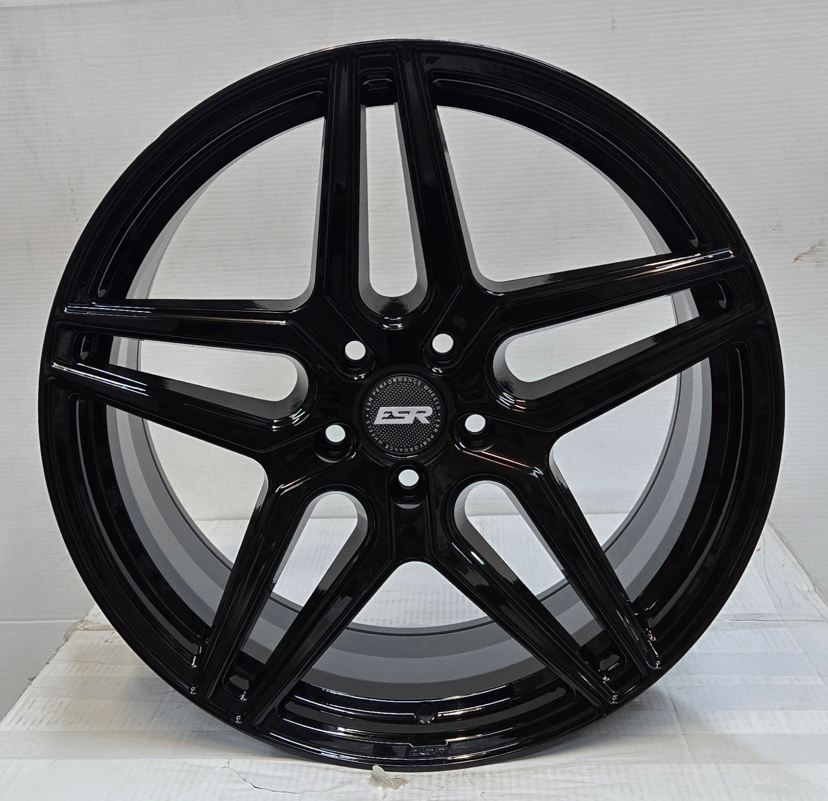 ESR RF15 19X9.5 5X114.3 GLOSS BLACK CB72.1 ET35