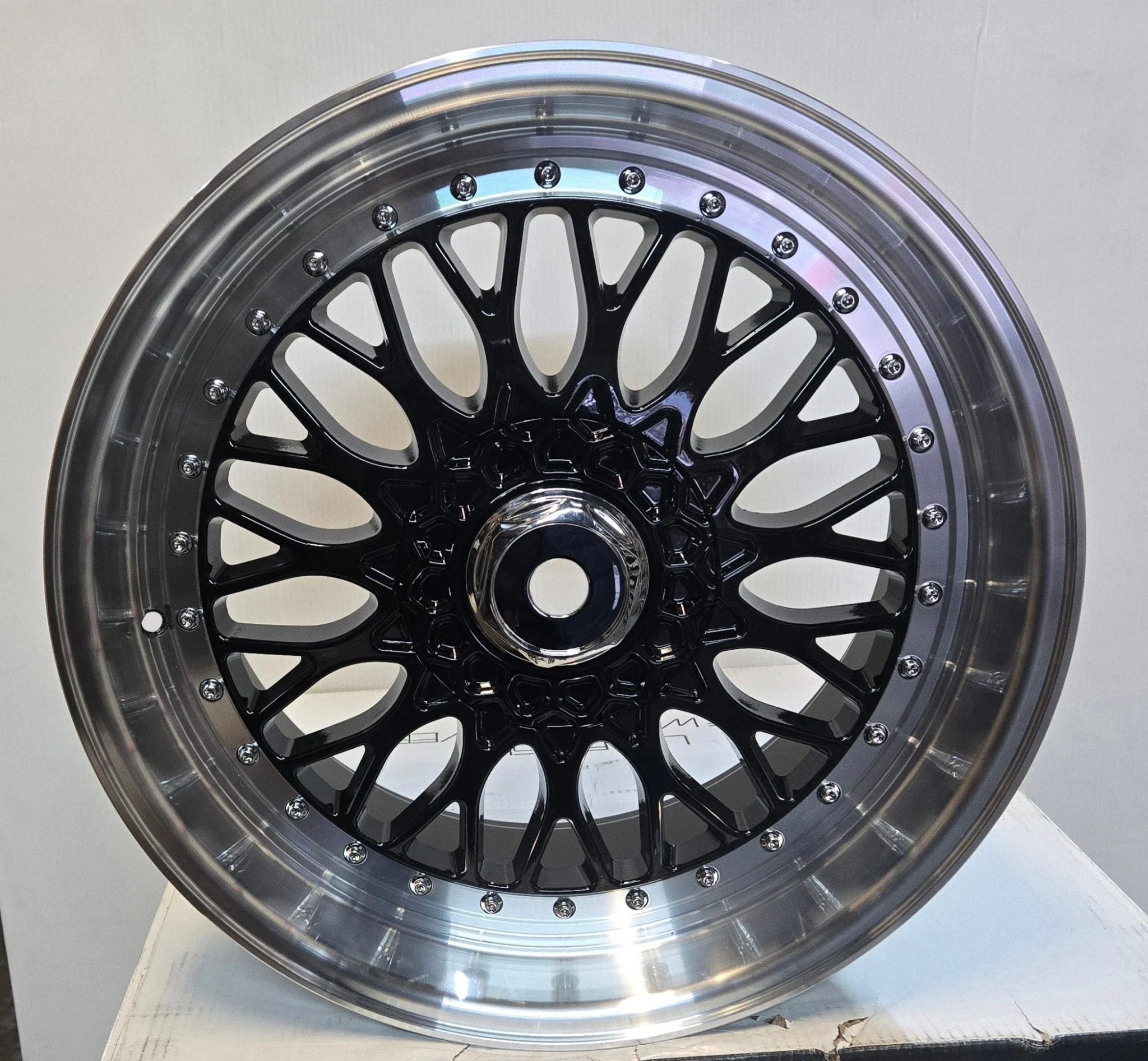 RBM1 22X9.0 5X112 5X114.3 5X120 PIANO BLACK MACHINEDLIP