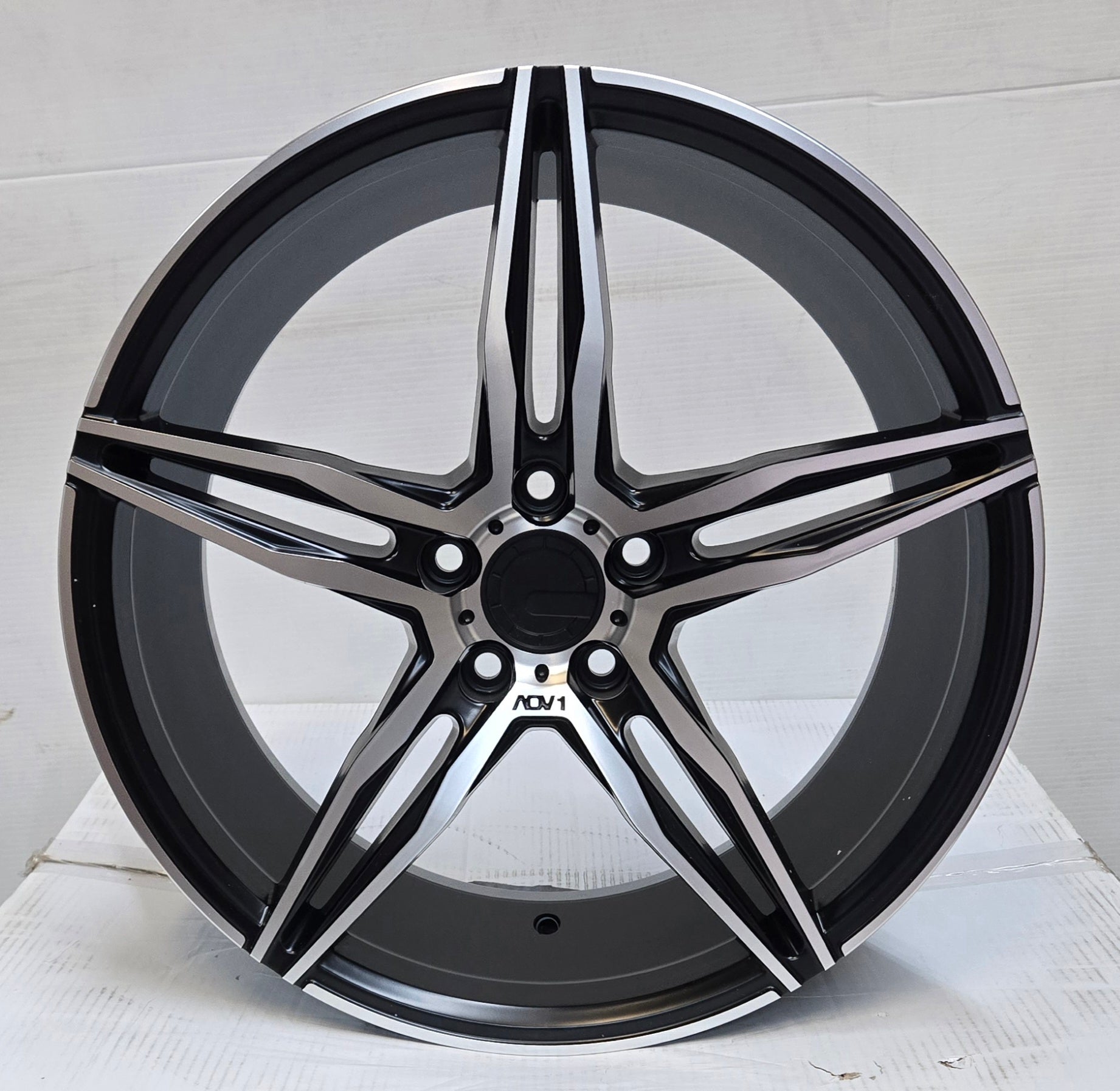 W006 W510 18X8.5 5X108 SATIN BLACK MACHINED LIP CB73.1 ET35