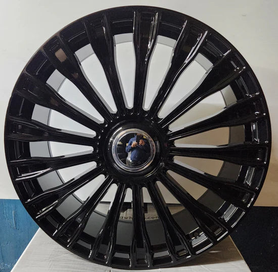 MB17 20X8.5 5X112 GLOSS BLACK CB66.6 ET35