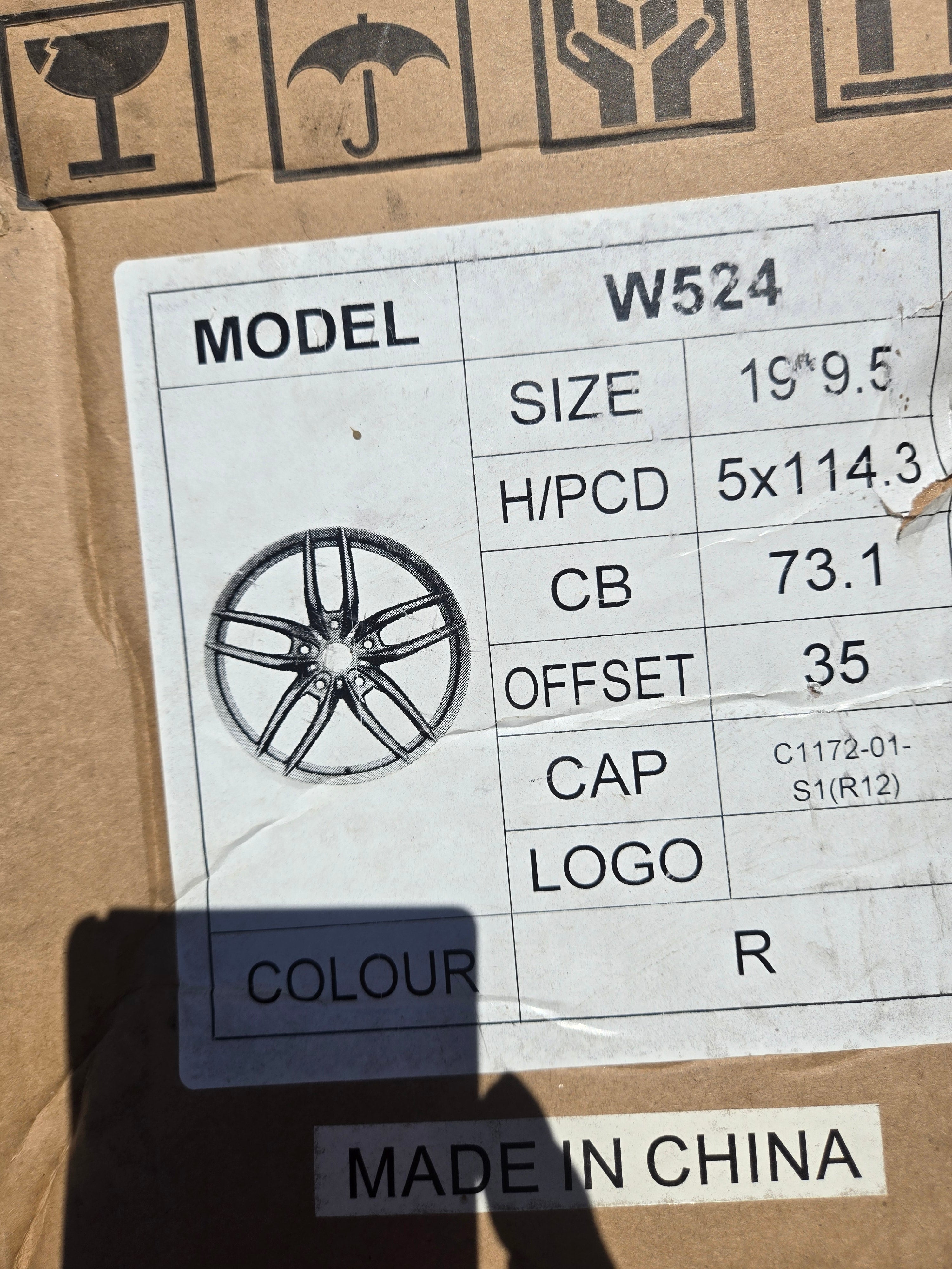 W524 19X9.5 5X114.3 RED CB73.1 ET35