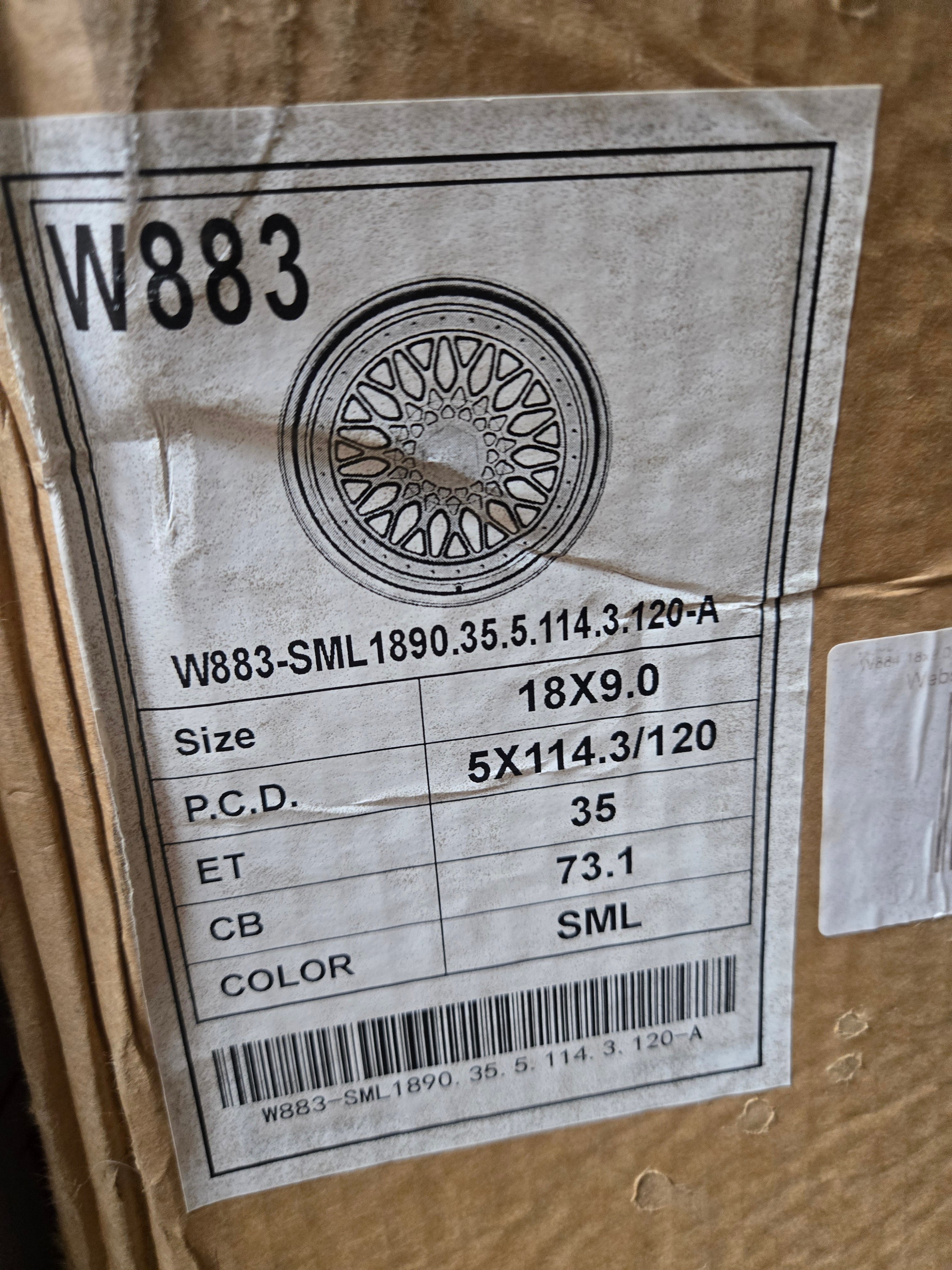 W883 18X9.0 5X112 5X114.3 5X120 SILVER CB73.1 ET35