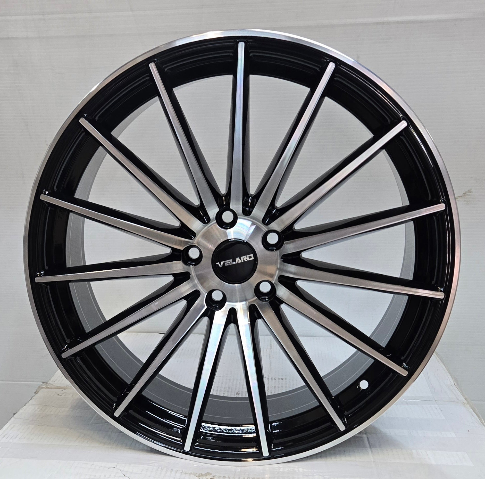 velaro vr-34 20x8.5 5x114.3 gloss black machined face cb73.1 et35