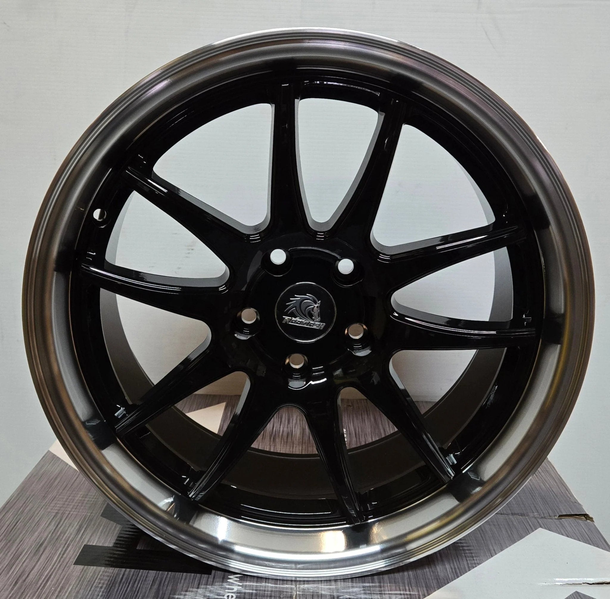 RAPIDASH X5457 18x8.5 5x112 / 5x114.3 GLOSS BLACK MACHINED LIP