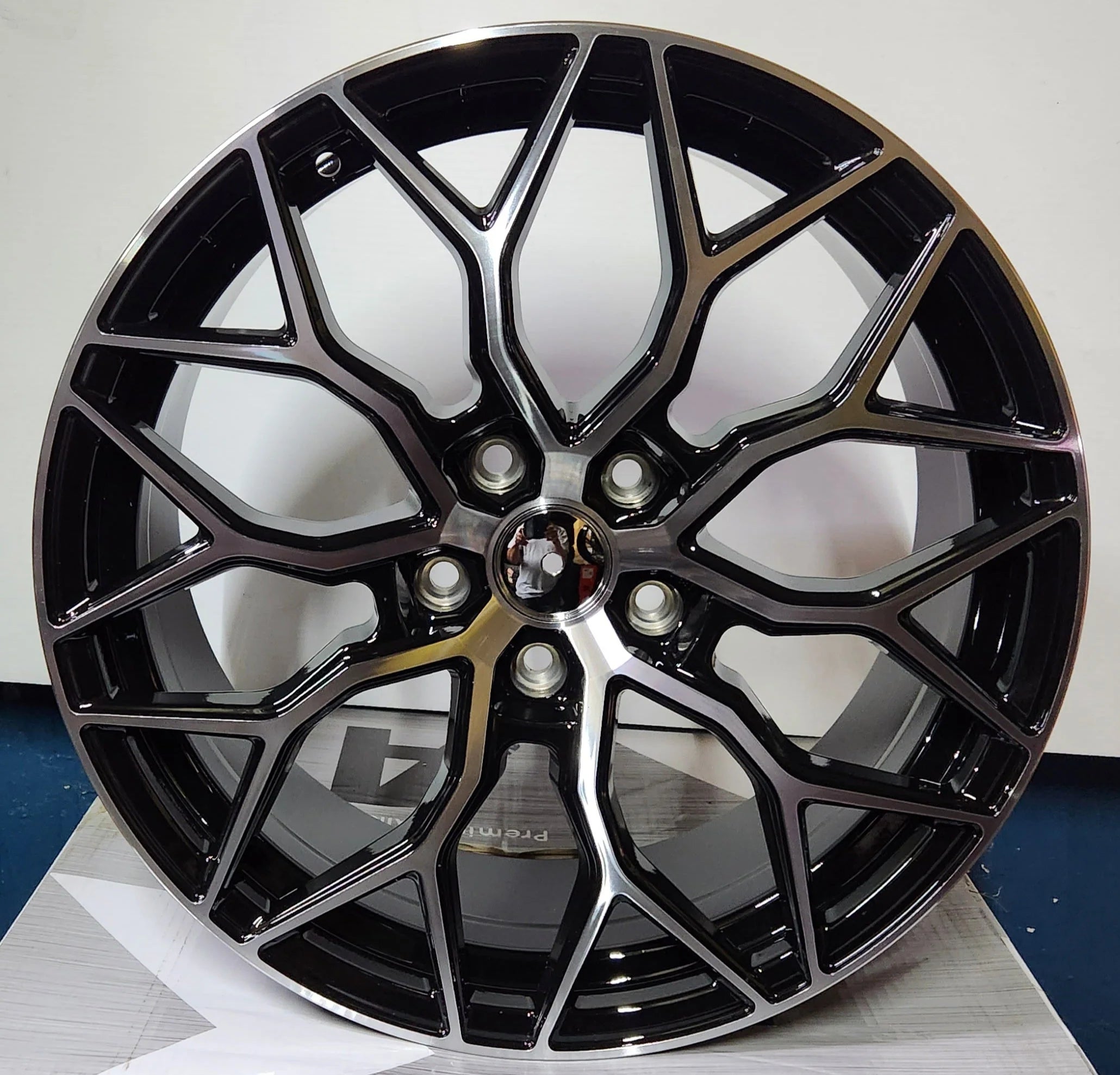 0319 22X9.0 5X127 PIANO BLACK MACHINED FACE CB71.1 ET32