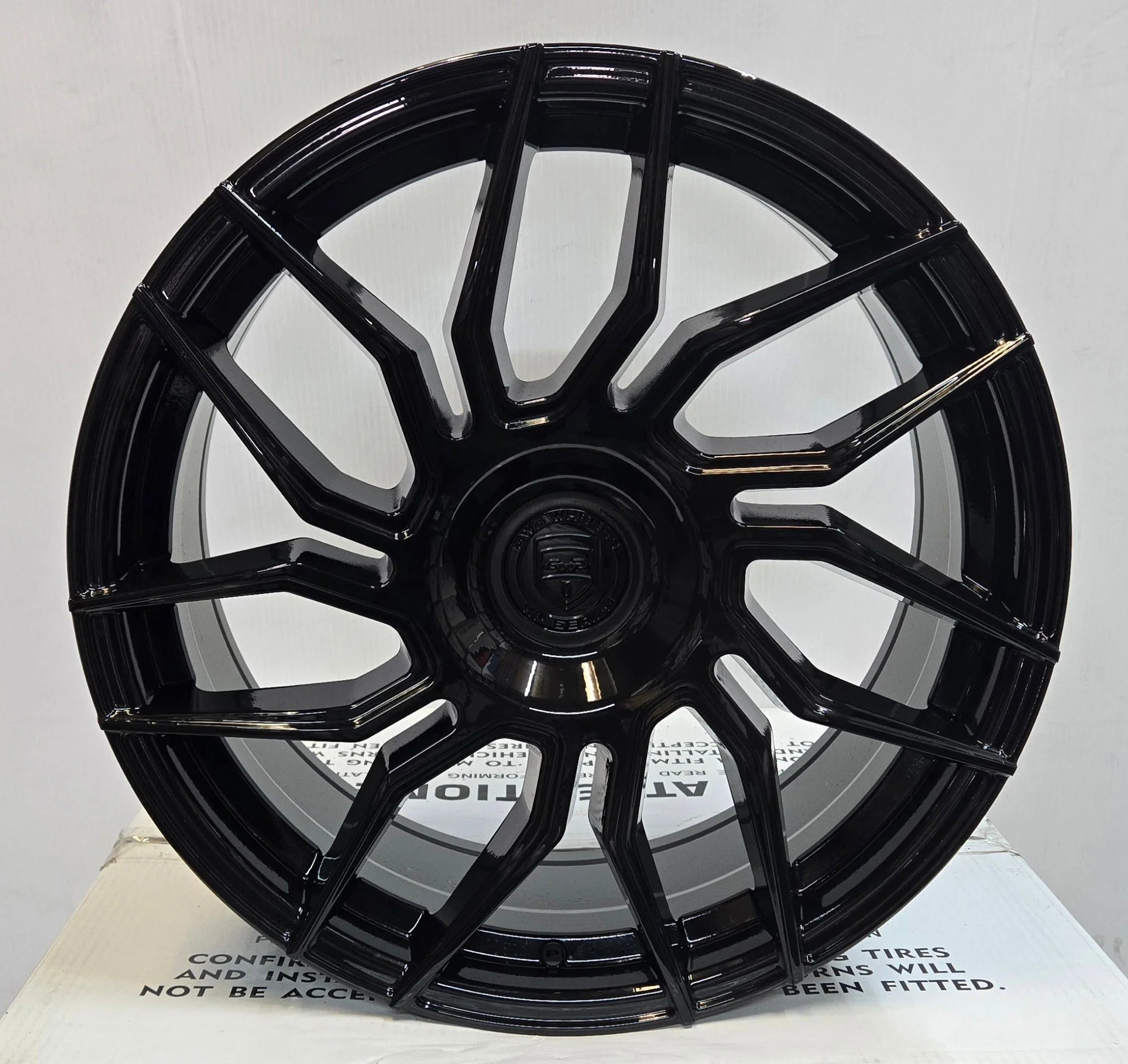 GWG HP2 18X8.0 5X112 5X114.3 GLOSS BLACK CB74.1 ET35