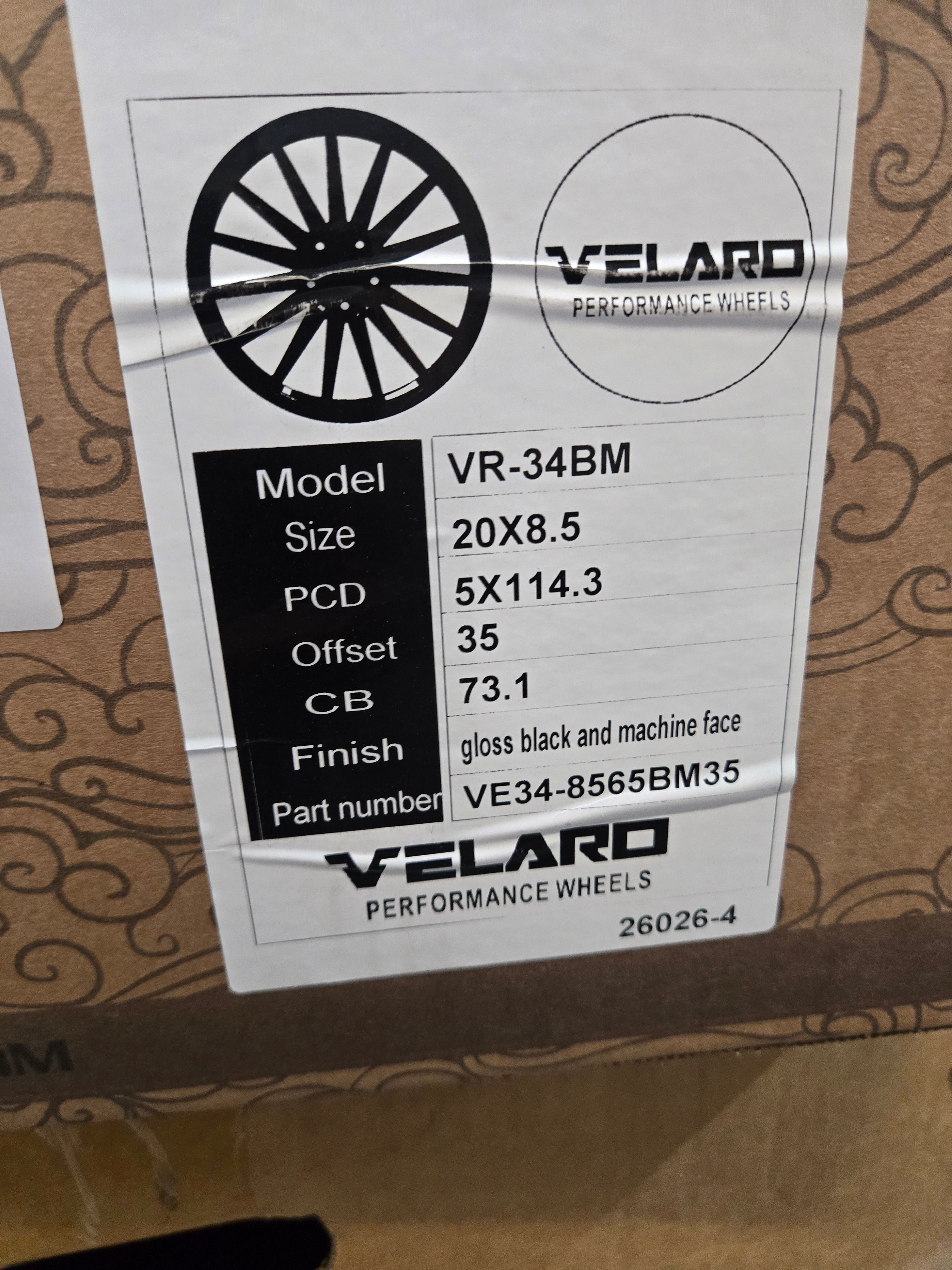 velaro vr-34 20x8.5 5x114.3 gloss black machined face cb73.1 et35