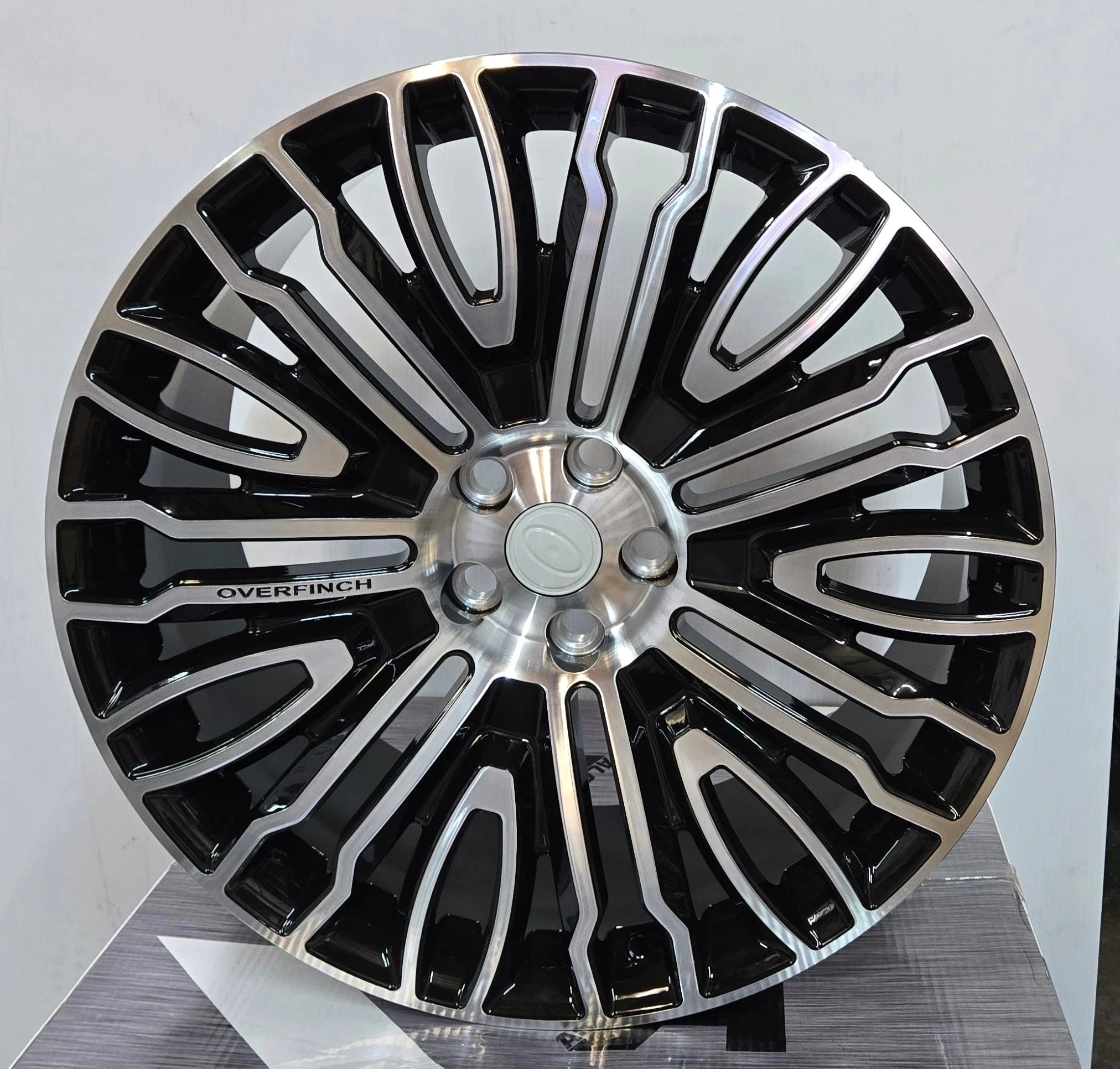 MONO BLOCK OVERFINCH ZEUS 22x10 5x120 GLOSS BLACK MACHINE FACE