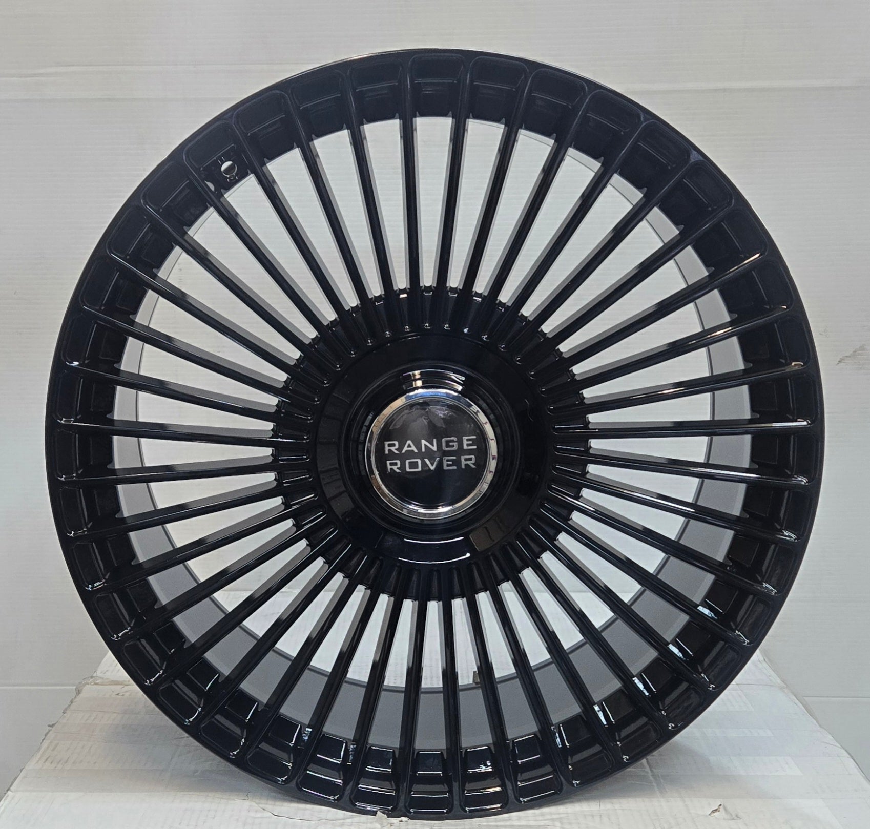 FF77 AFF-77 22X10.5 5X112 5X114.3 5X120 PIANO BLACK FLOATING CAP CB73.1 ET38