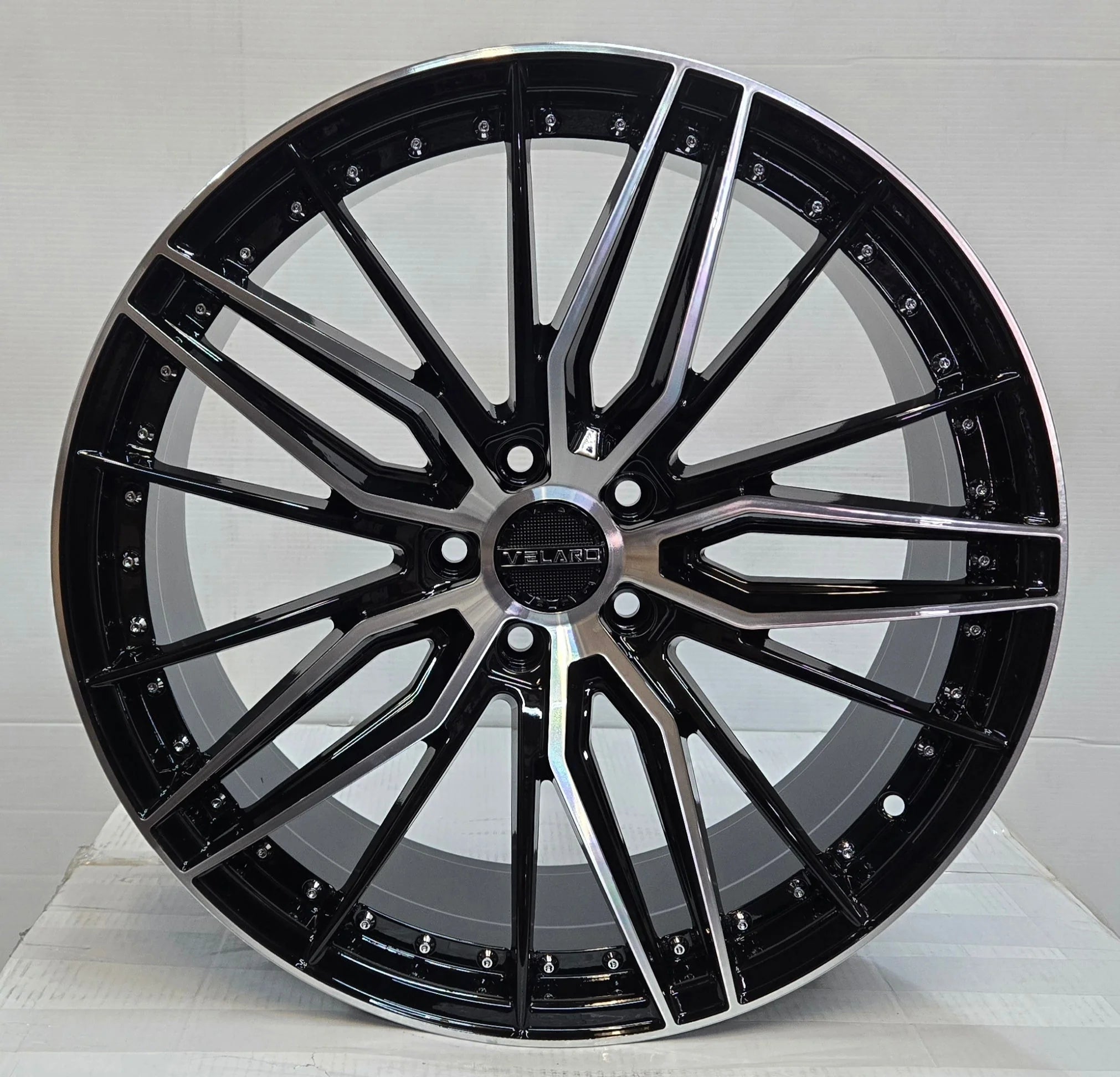 VELARO VR-29 20X8.5 5X114.3 GLOSS BLACK MACHINED FACE