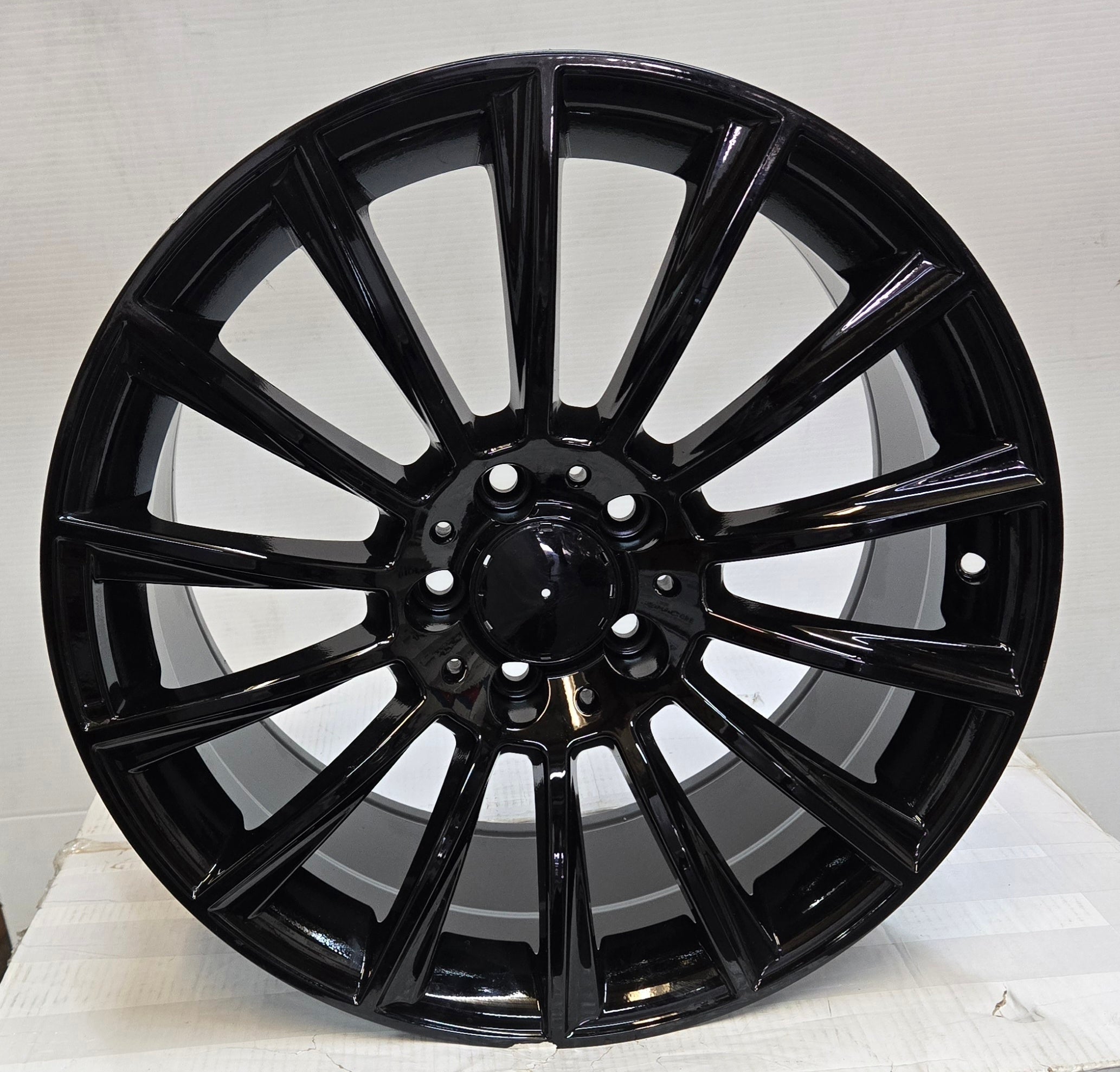 W813 22X9.0 5X112 GLOSS BLACK CB66.6 ET32