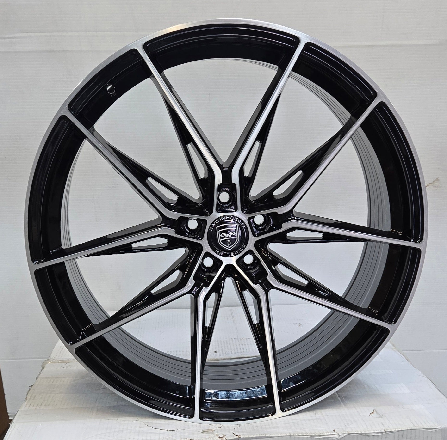 GWG HP1 22X9.0 5X112 5X11403 GLOSS BLACK BRUSHED CB74.1 ET35