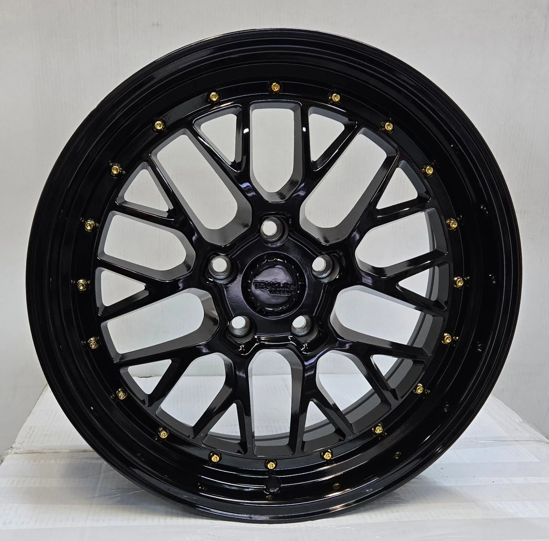 TRAKLITE TURBULANCE 18X8.5 5X114.3 GLOSS BLACK