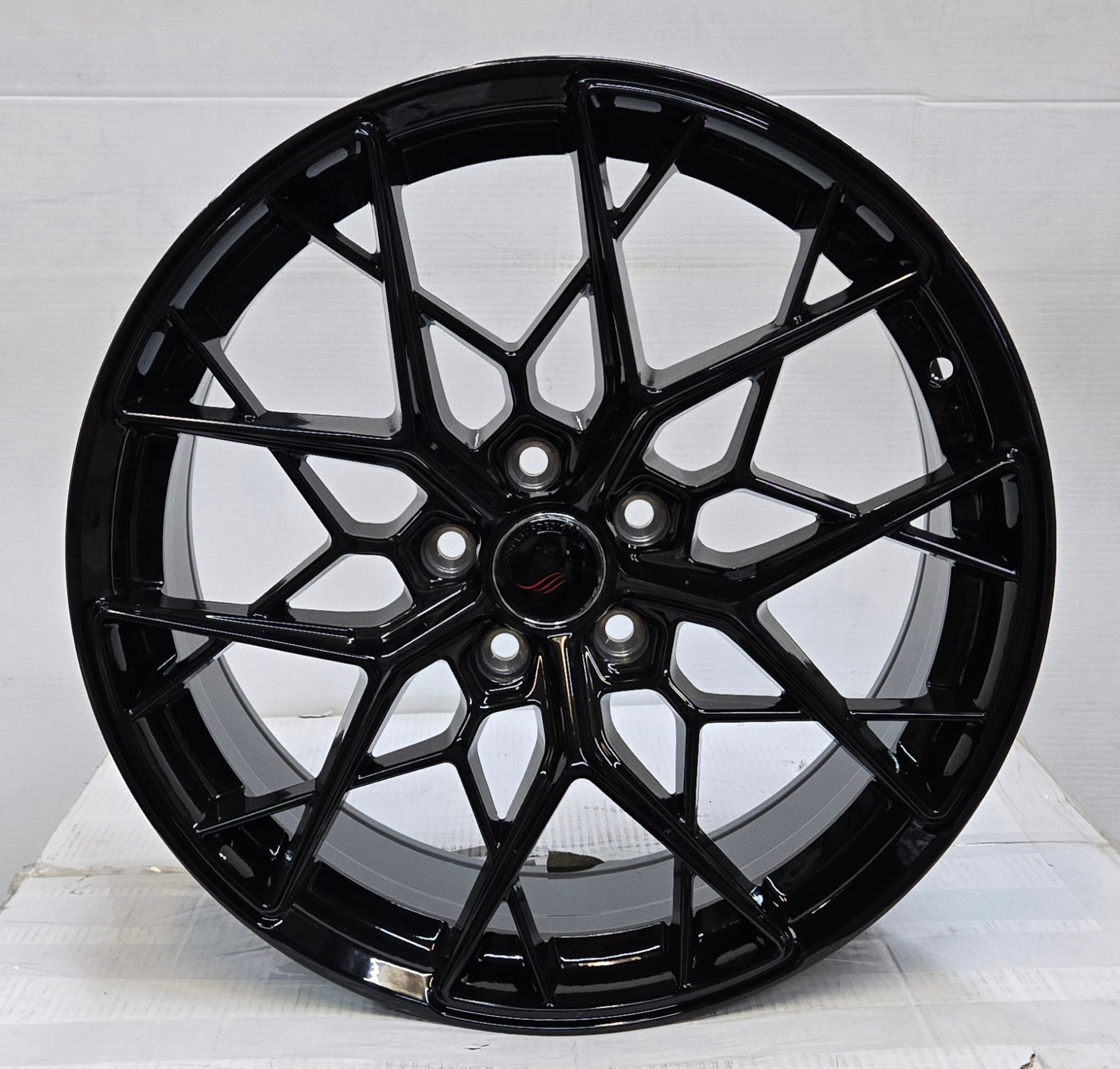 W537 18X8.0 5X108 GLOSS BLACK CB73.1 ET35