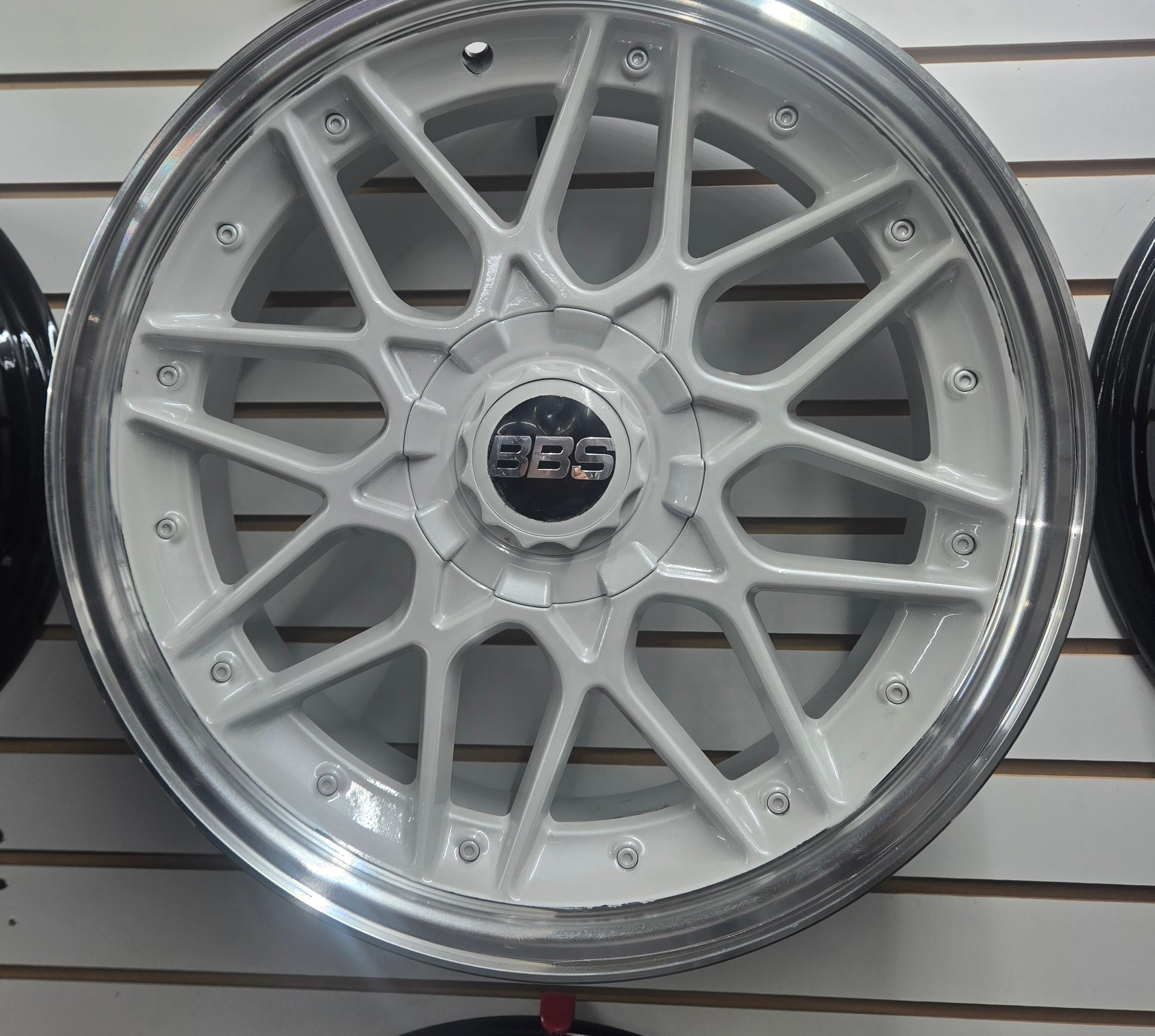 1355188BLKMC15 18X8.0 5X112 5X114.3 5X120 WHITE CB74.1 ET30