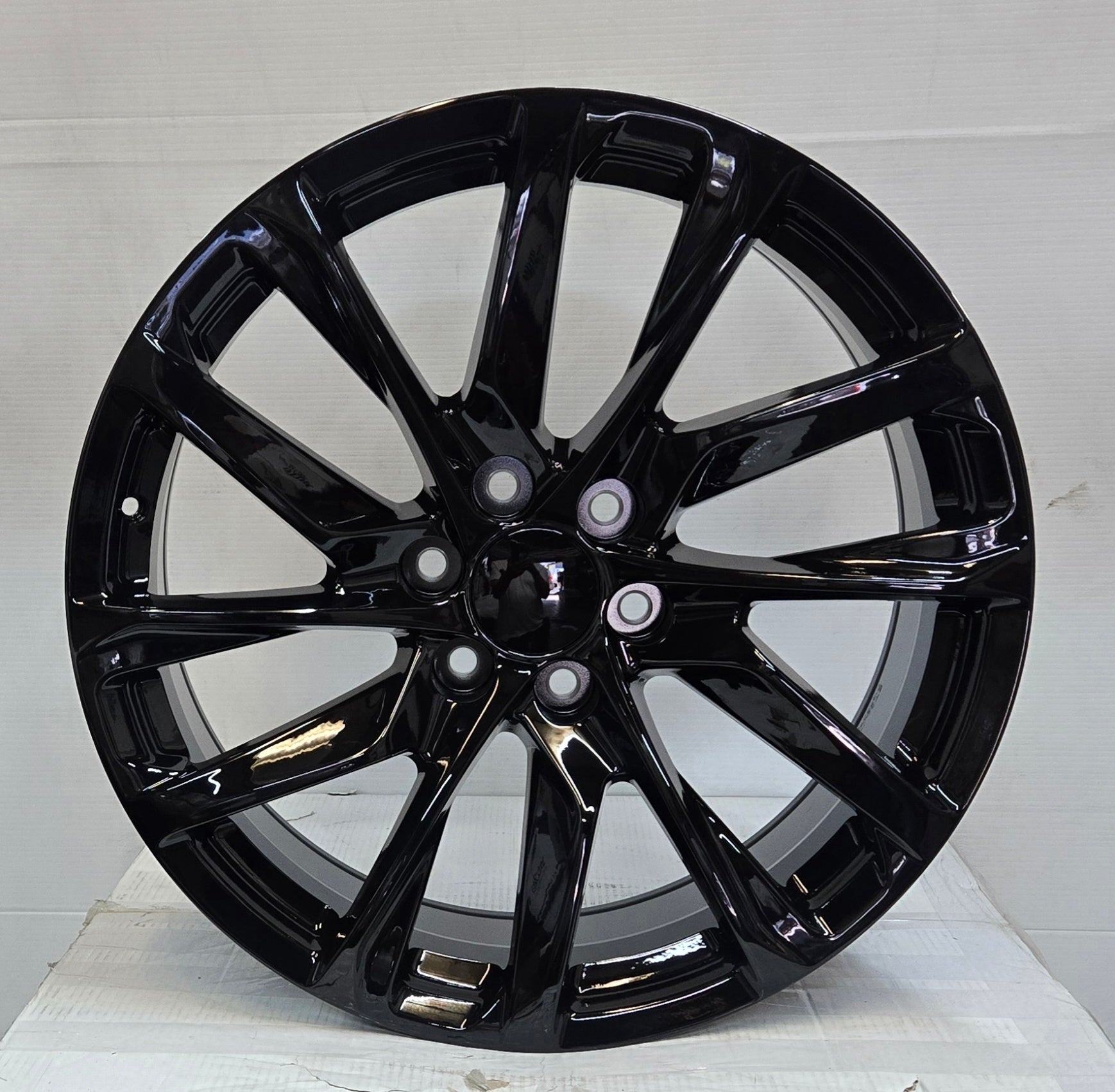 W578 22X9.0 6X139.7 GLOSS BLACK CB78.1 ET24