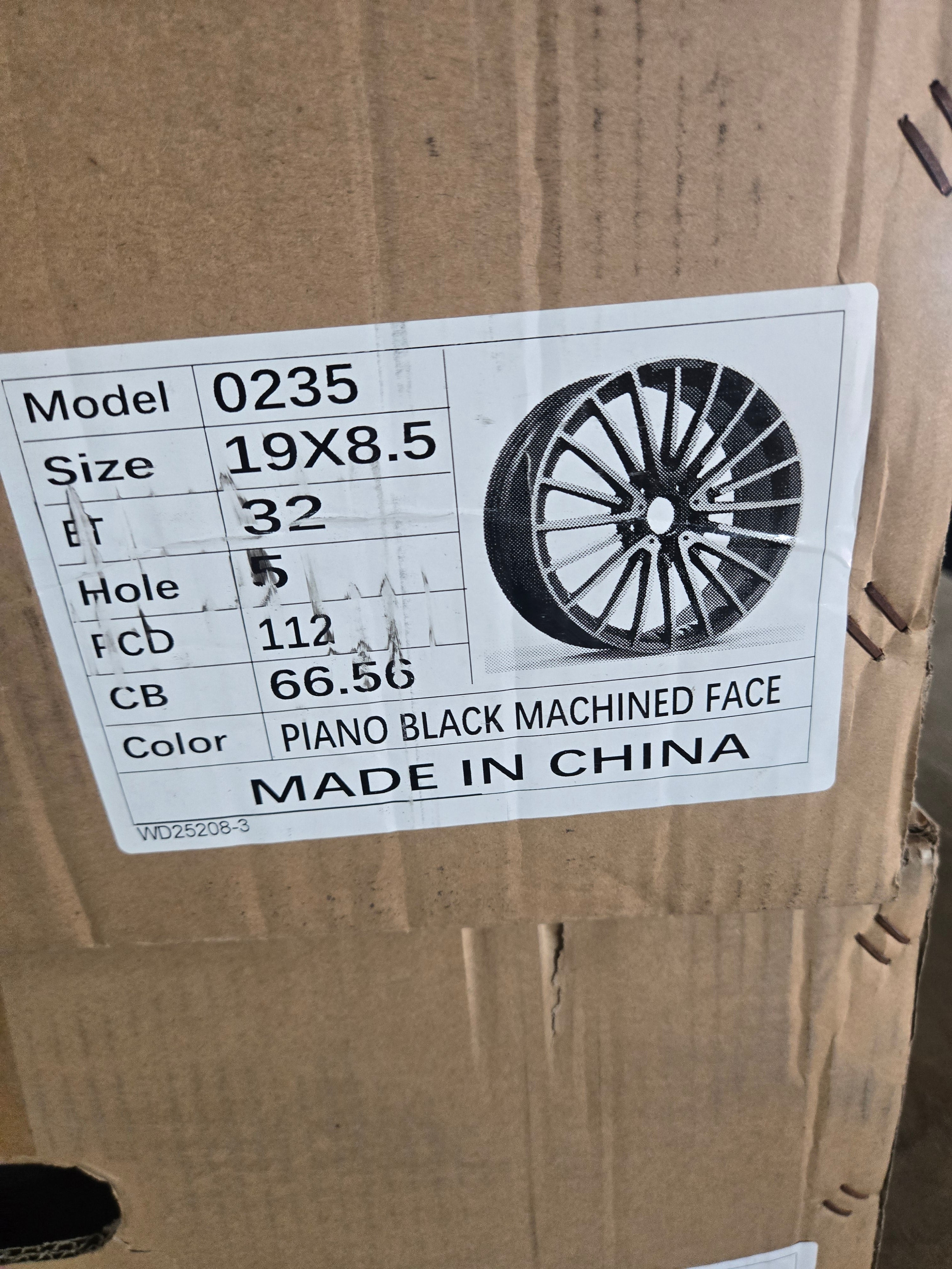 0235 19X8.5 5X112 PIANO BLACK MACHINED CB66.6 ET32