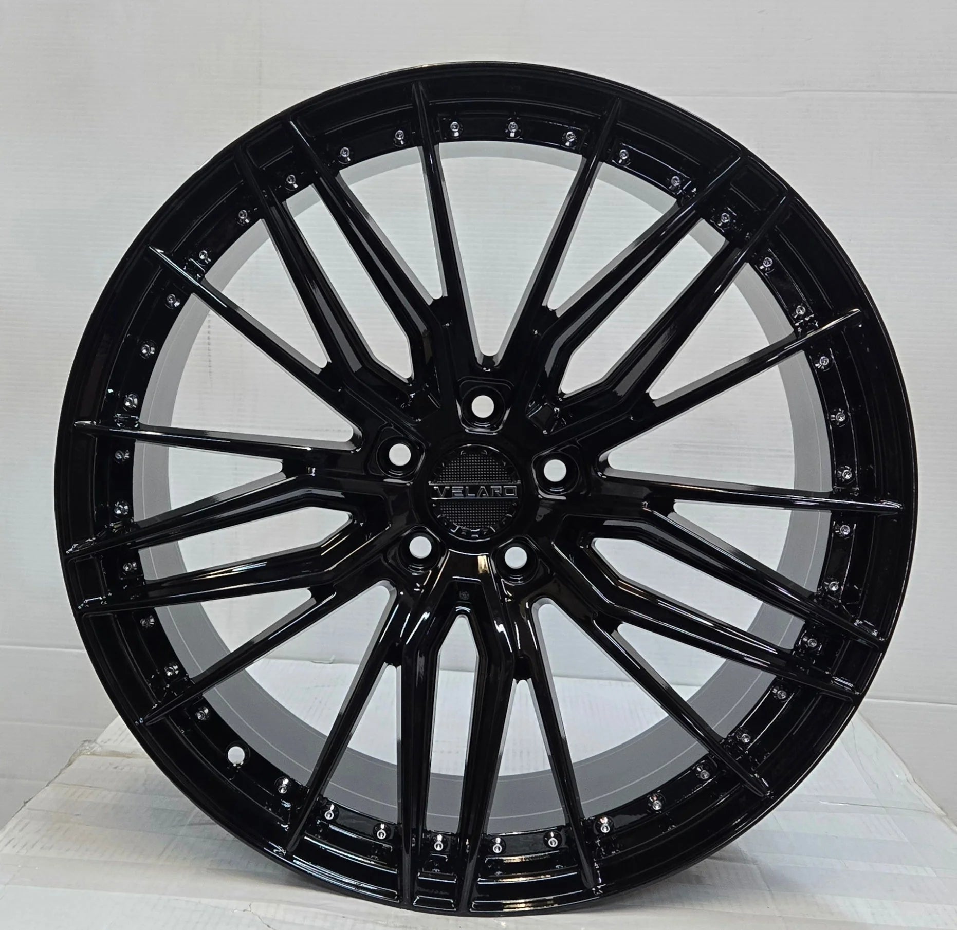 VELARO VR-29 20X8.5 5X114.3 GLOSS BLACK