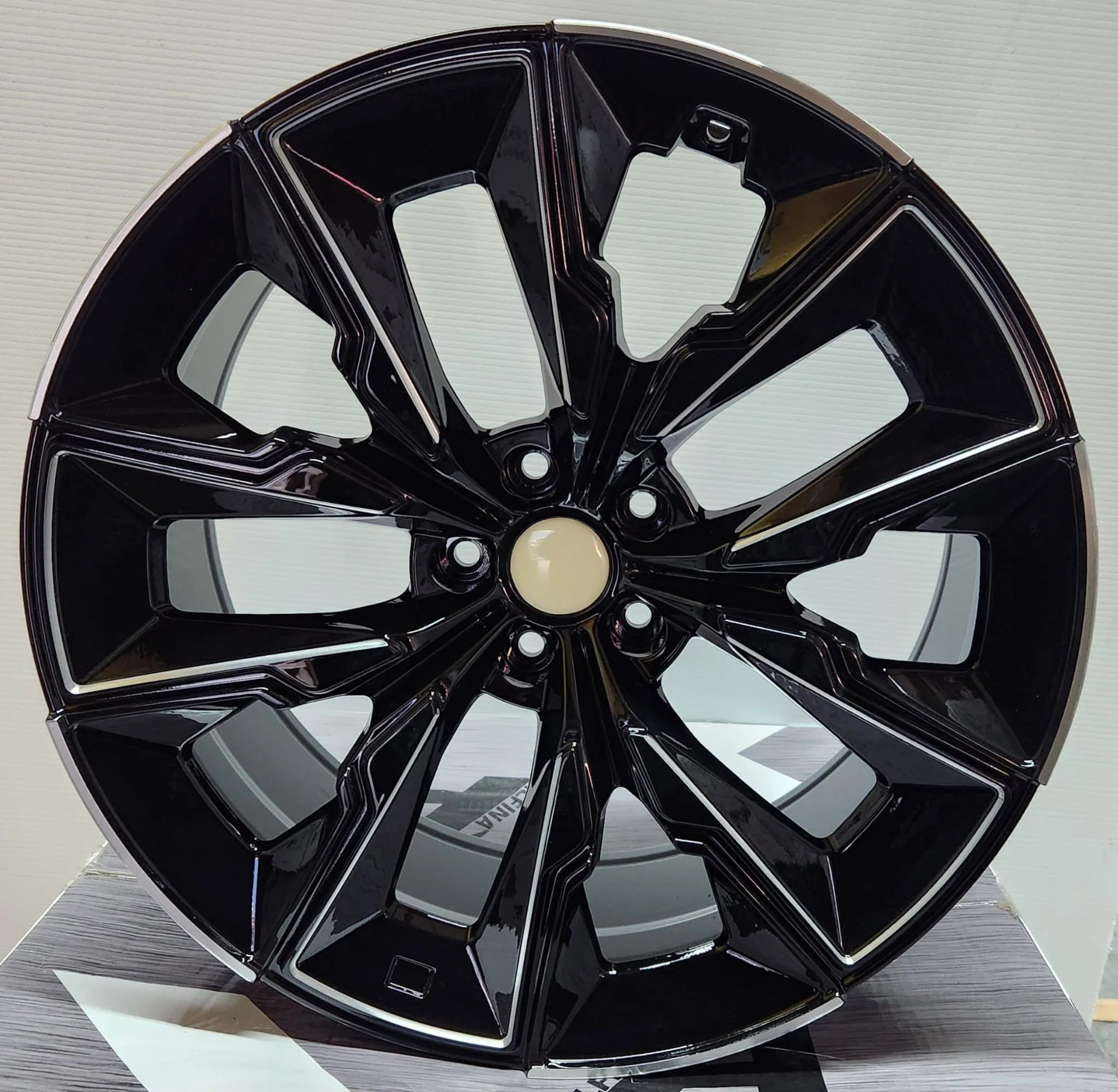 OE-538 909M 20X10 5X120 PIANO BLACK MILLED SPOKES CB72.6 ET41