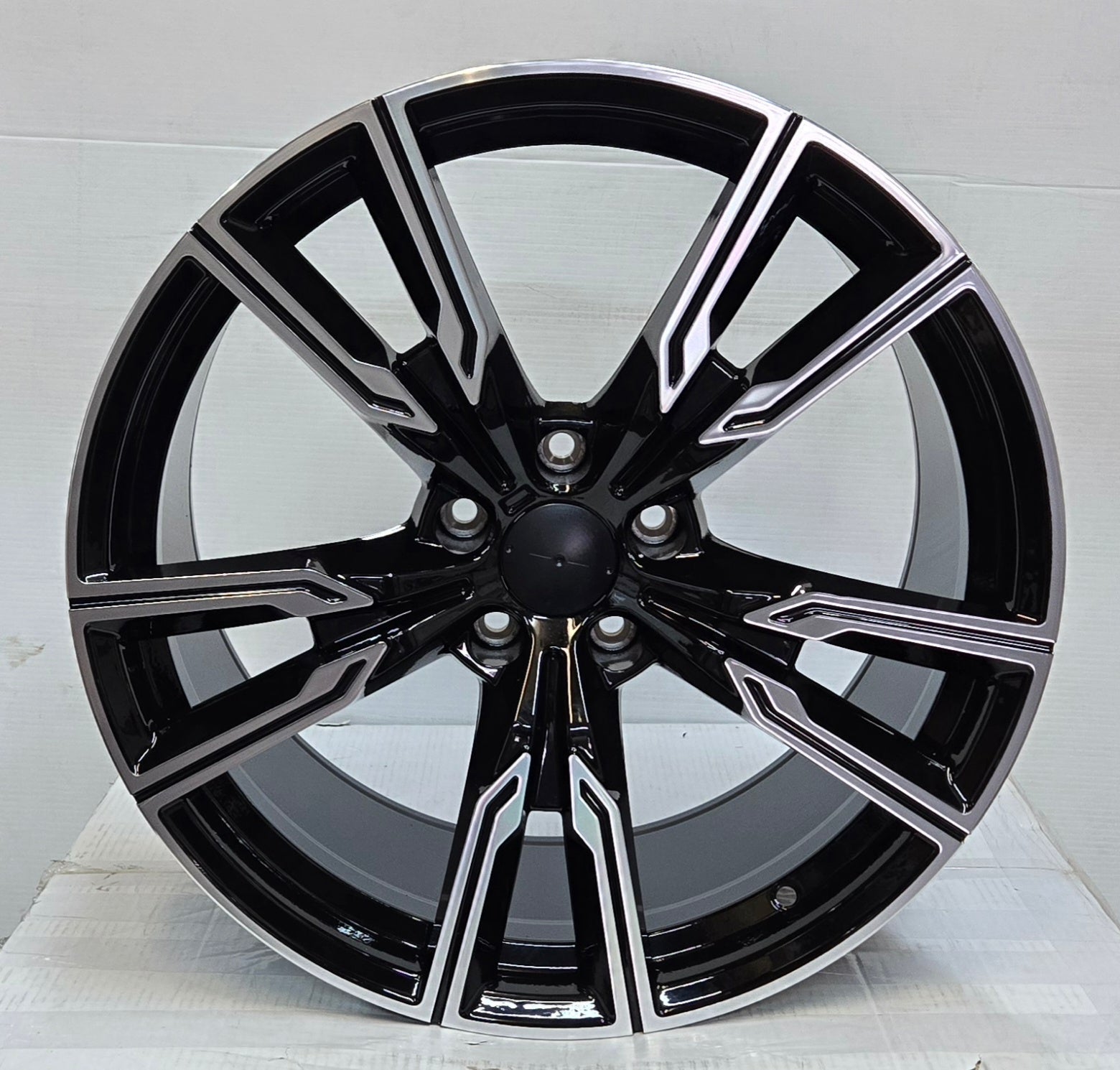 H945F 747M STYLE 20X11.0 5X120 PIANO BLACK MACHINED FACE CB74.1 ET35