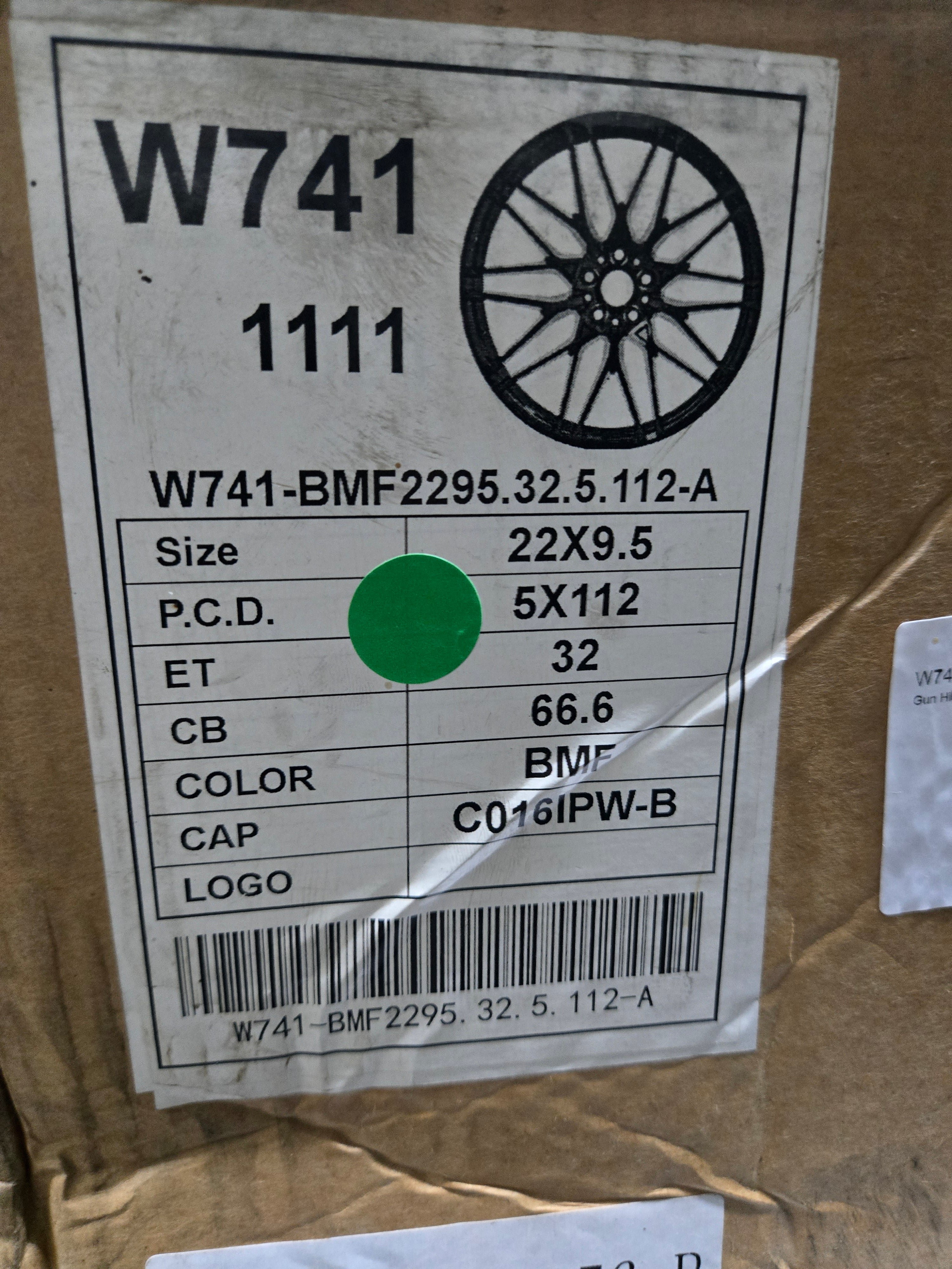 W741 22X9.5 5X112 BLACK MACHINED FACE CB66.6 ET32