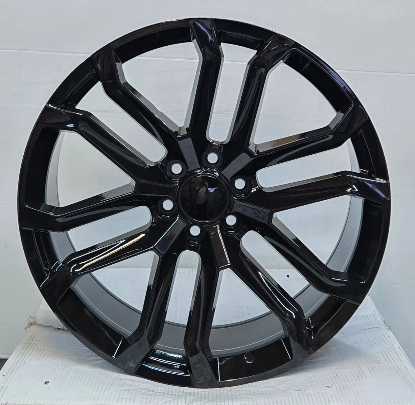 RS95 24X10.0 6X139.7GLOSS BLACK  CB78.1 ET31