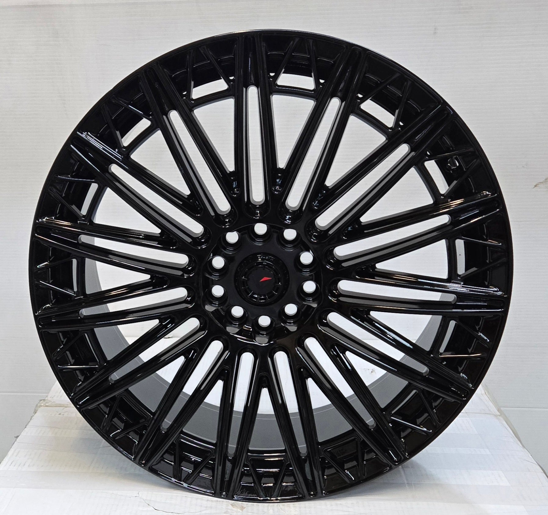 AXIA AF-32 20X9.0 5X114.3 / 5X120 GLOSS BLACK CB73.1 ET35