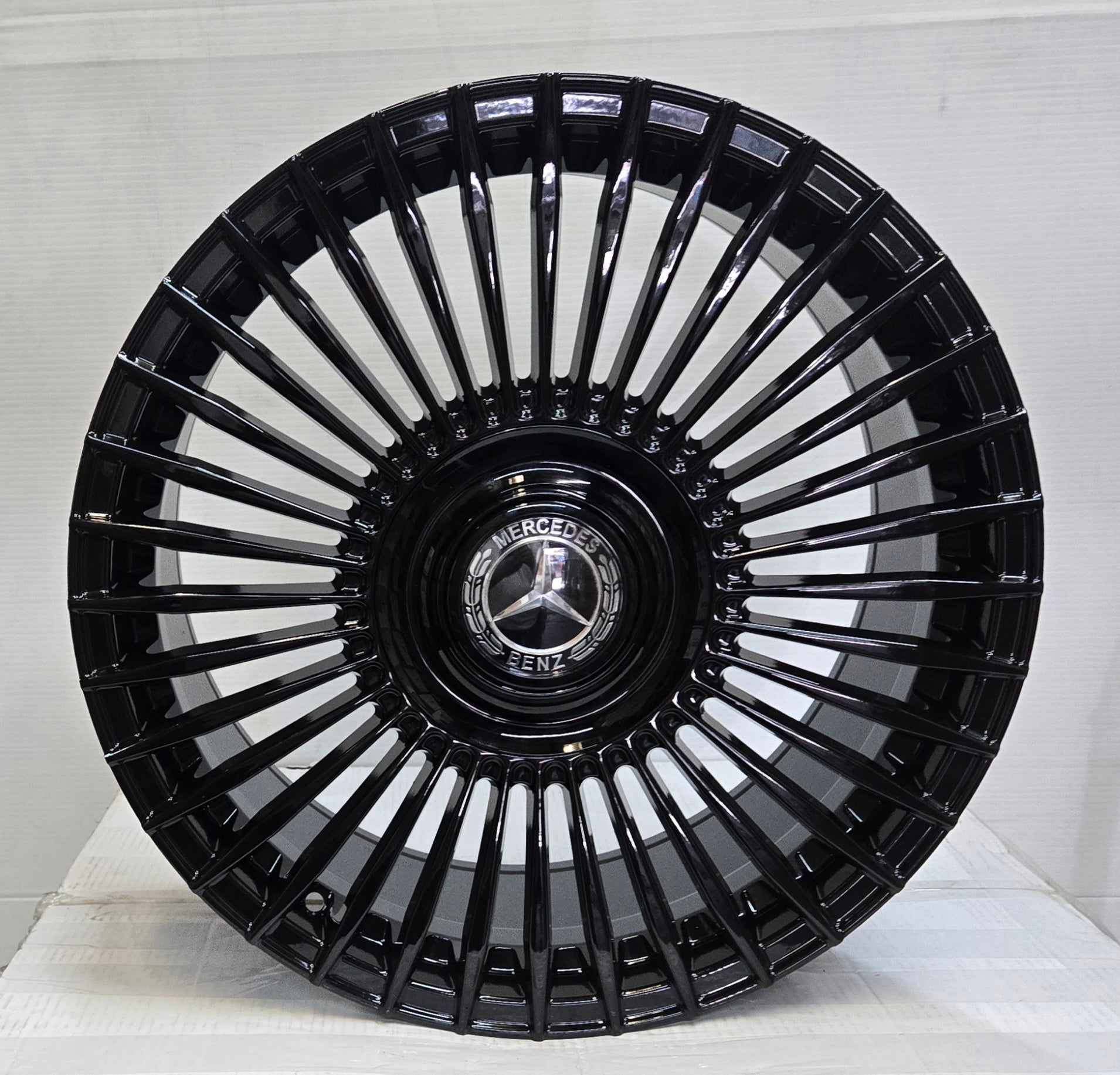 W042 19X9.5 5X112 5X114.3 GLOSS BLACK CB73.1 ET35