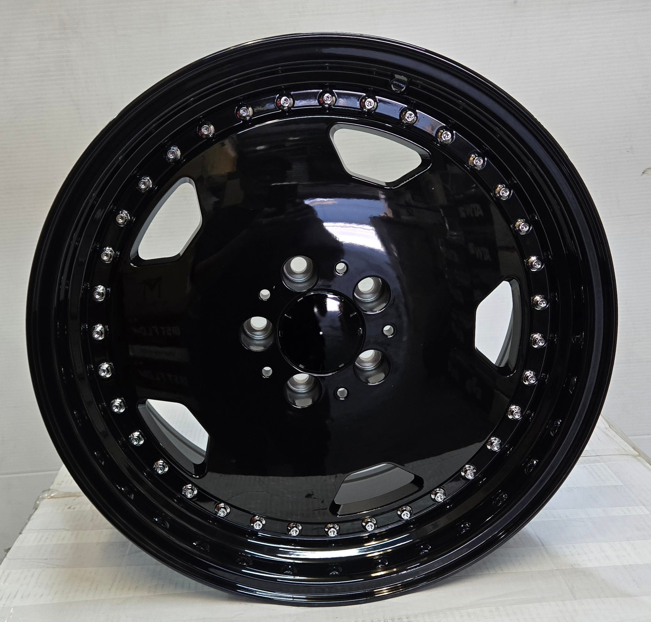 AEROII STYLE 18X8.5 5X112 PIANO BLACK CHOME RIVETS CB73.1 ET32